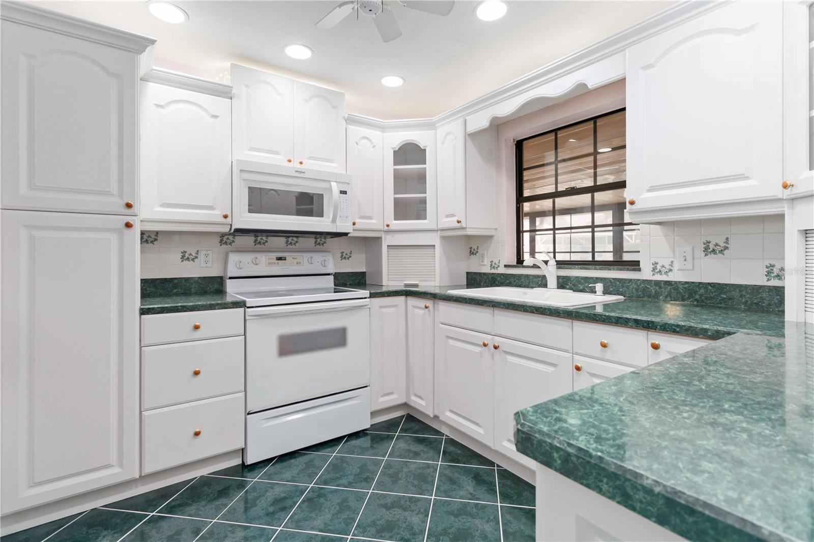 Image 12 of 32 For 3557 Nicklaus Drive