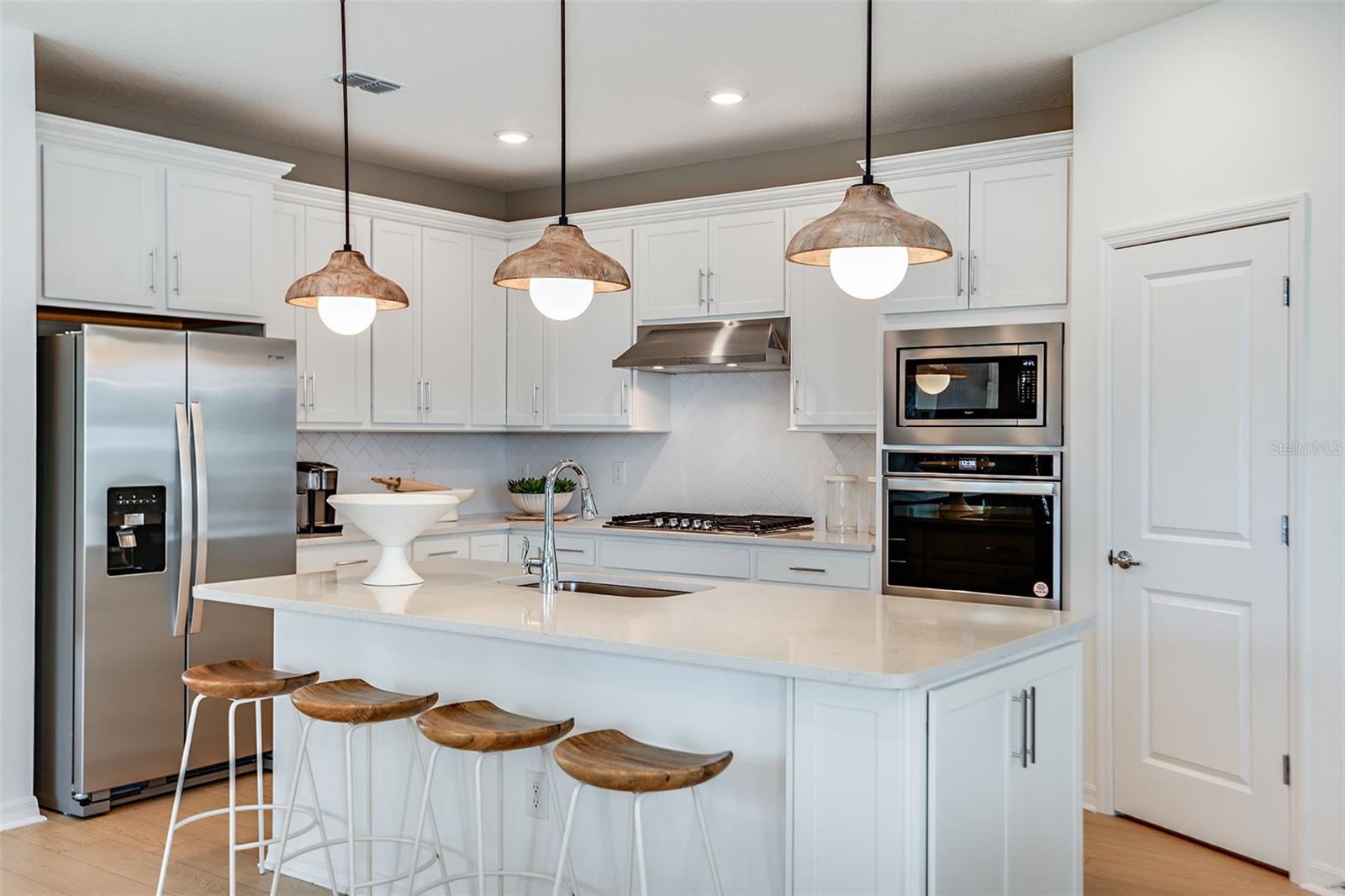 Image 3 of 27 For 1237 Lakeridge Way