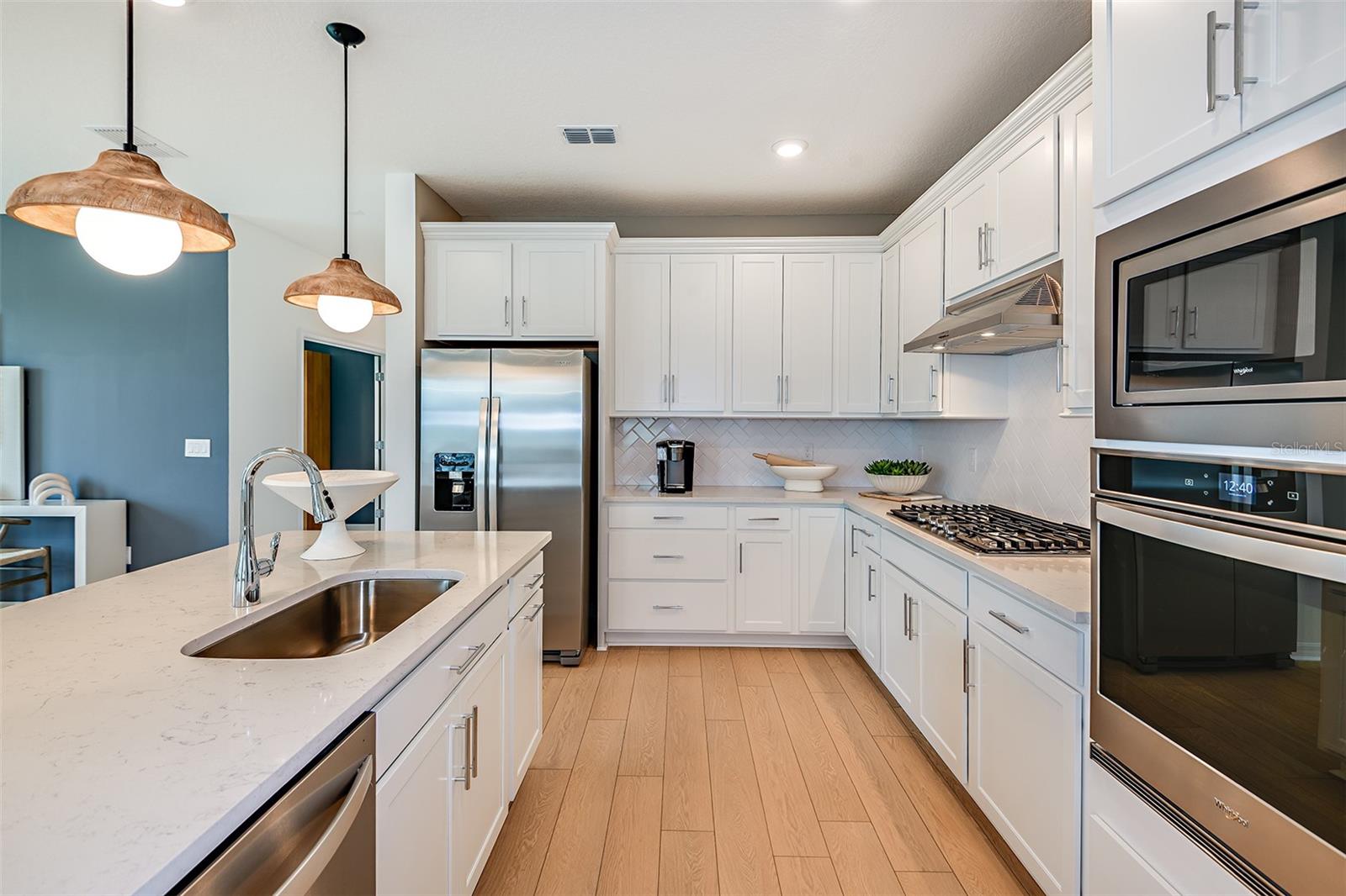 Image 4 of 27 For 1237 Lakeridge Way