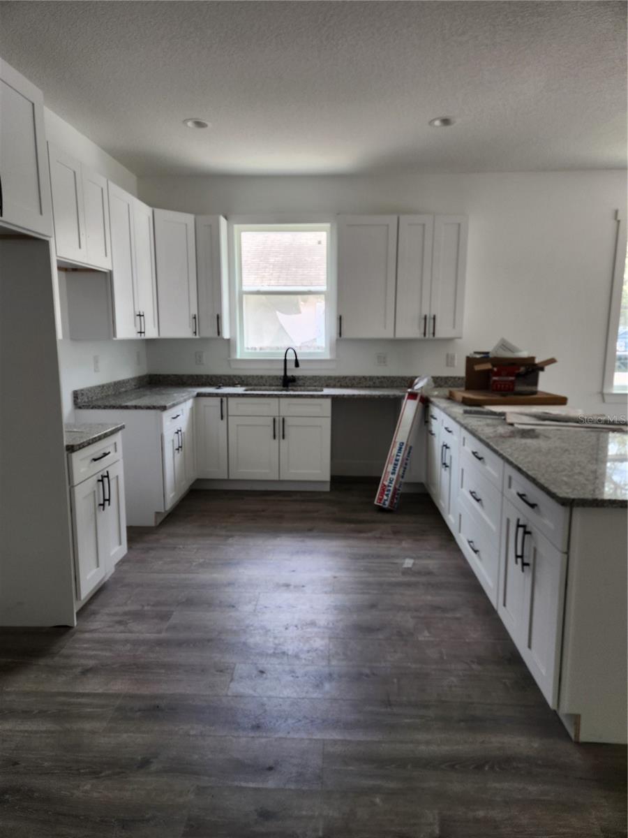 Image 6 of 29 For 8111 Edison Avenue