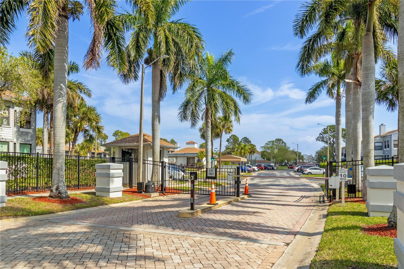 Image 42 of 48 For 2073 Skimmer Court W 211