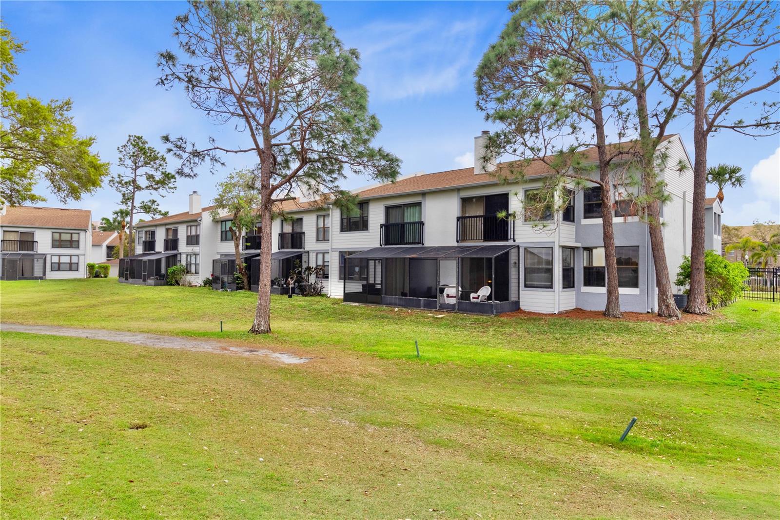 Image 44 of 48 For 2073 Skimmer Court W 211