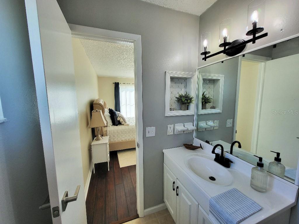Image 14 of 25 For 6707 Thorman Road