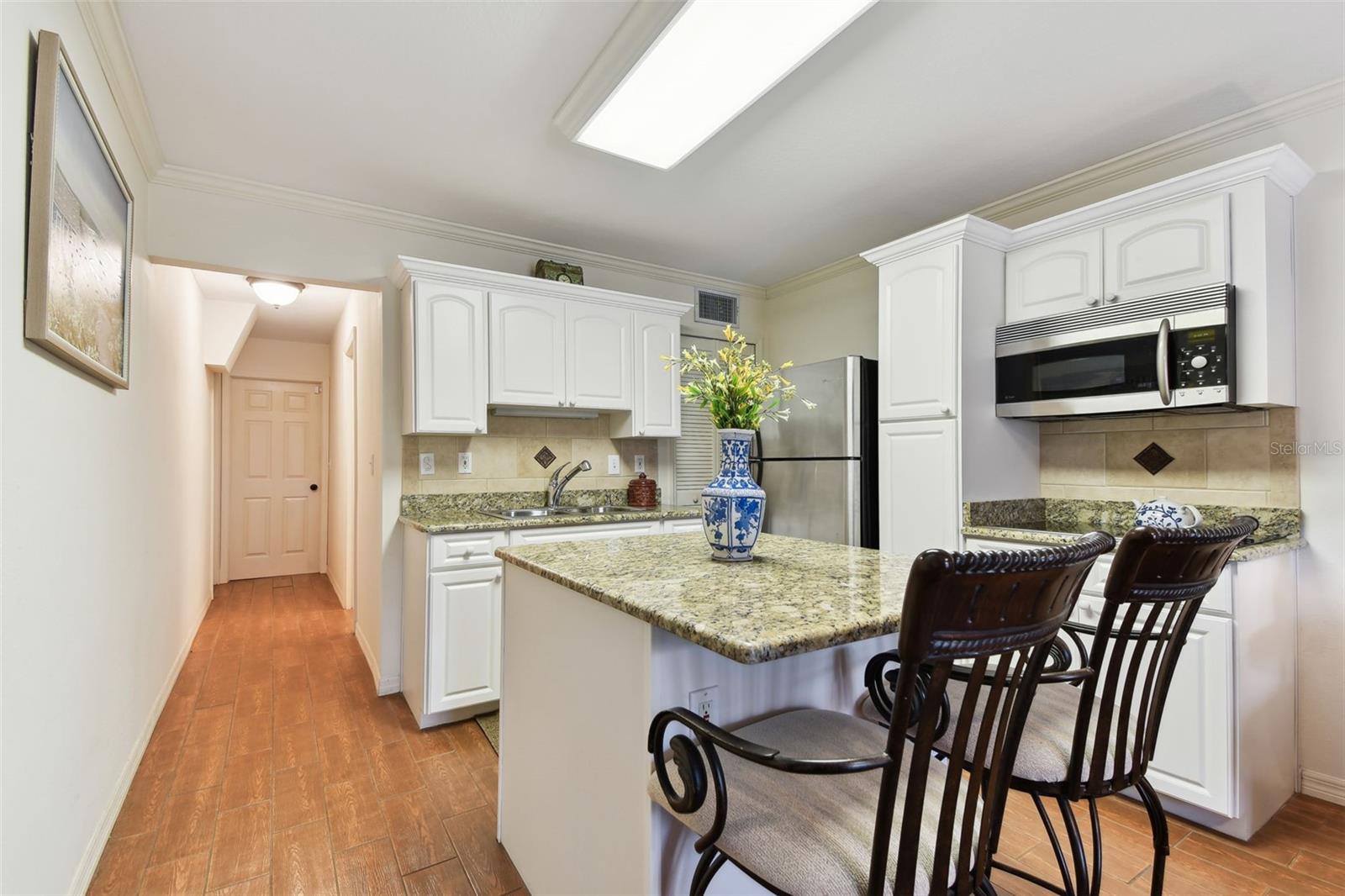 Listing photo id 33 for 9770 Indian Key Trail 102