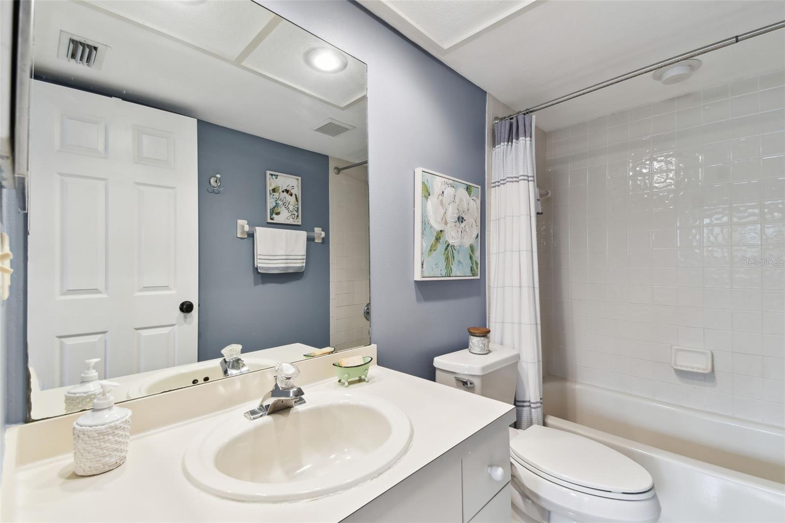 Listing photo id 68 for 9770 Indian Key Trail 102