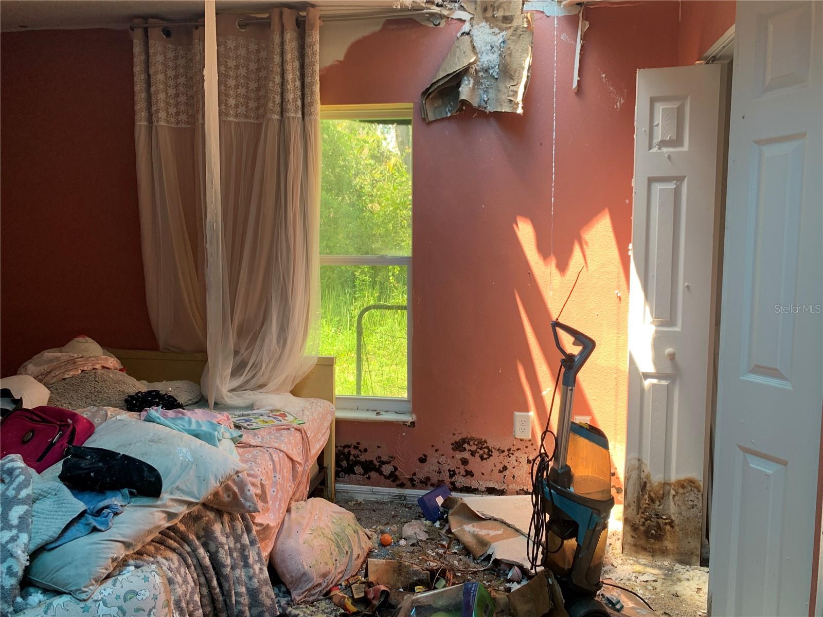 Image 11 of 13 For 6022 Tremont Street