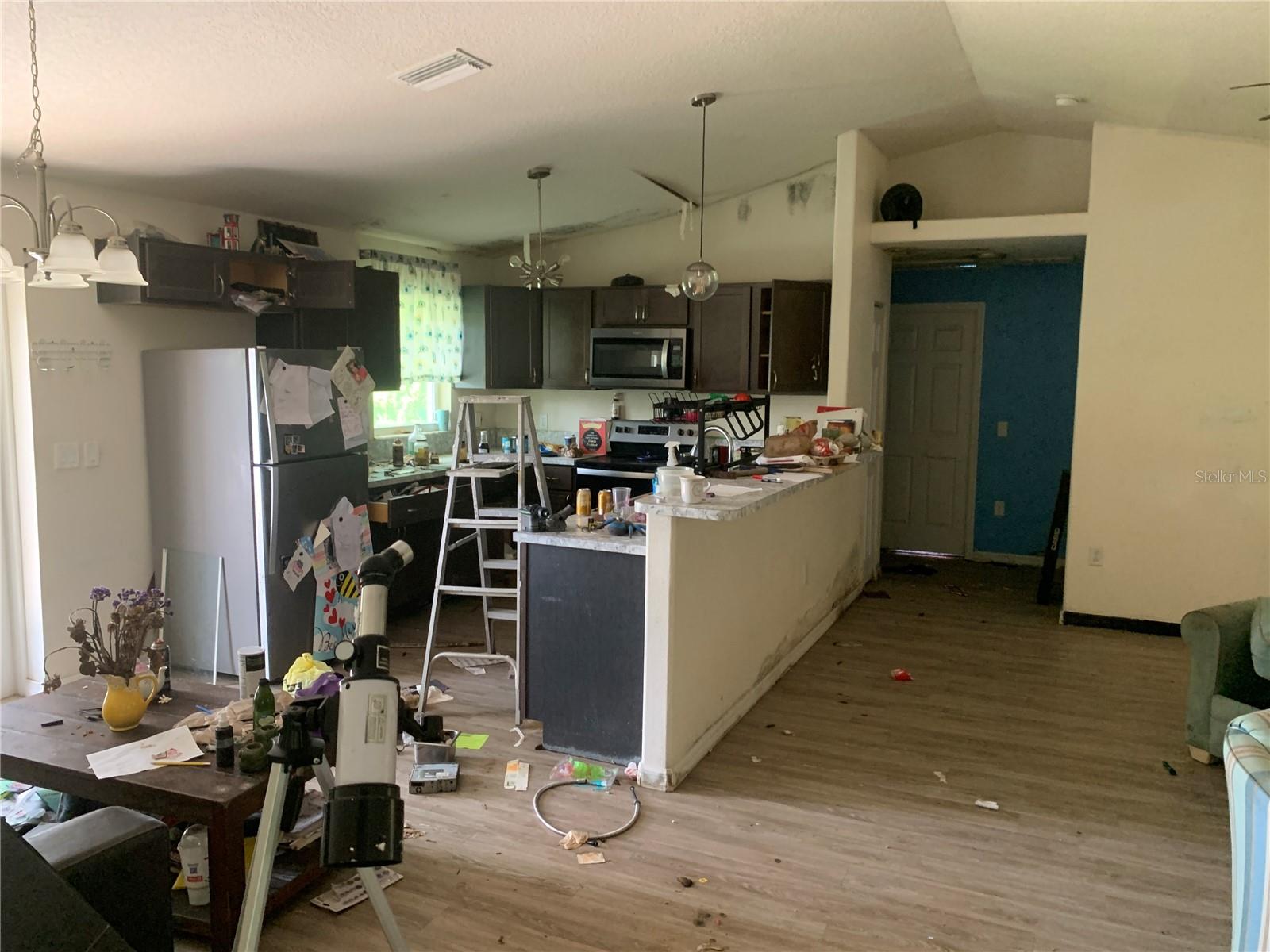 Image 5 of 13 For 6022 Tremont Street