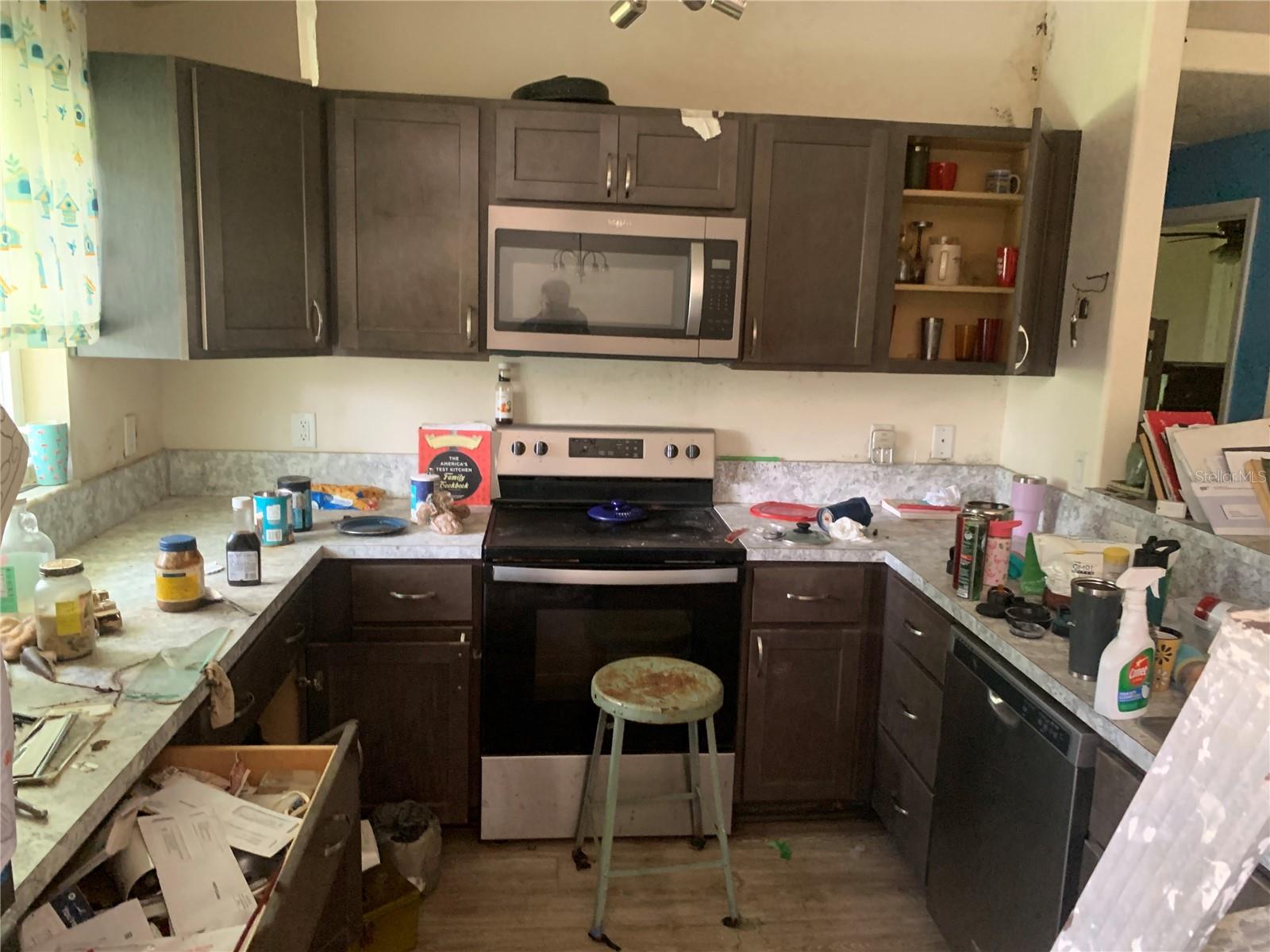 Image 6 of 13 For 6022 Tremont Street