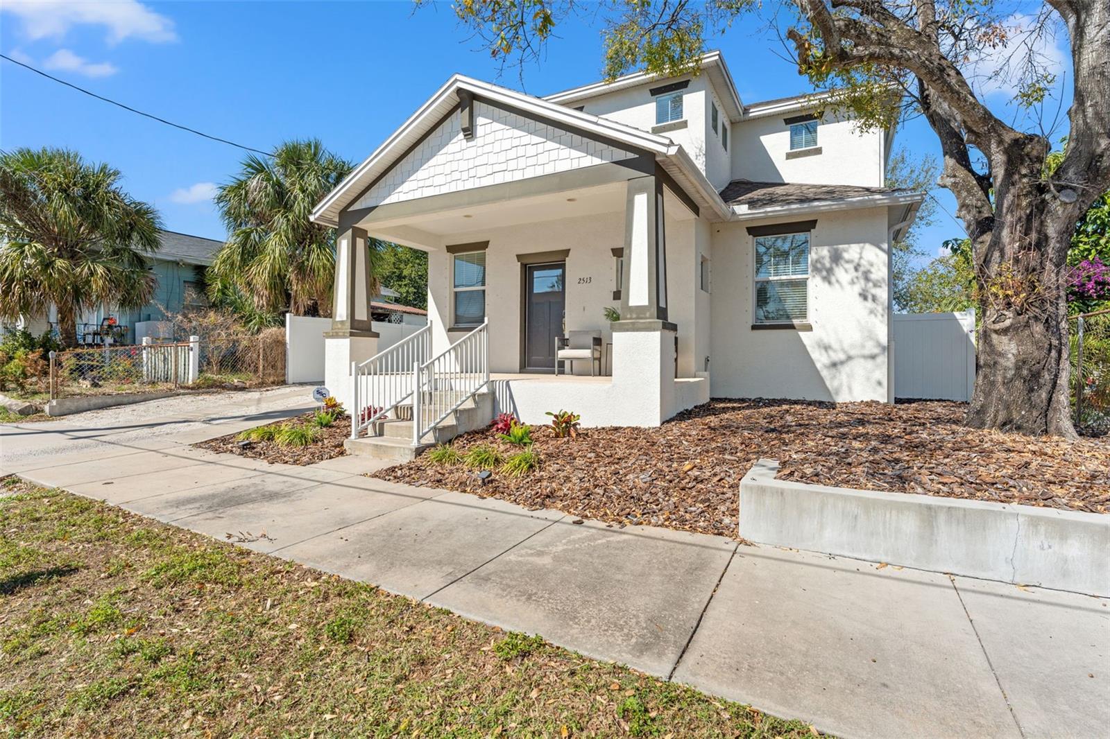 Listing photo id 3 for 2513 Cherry Street