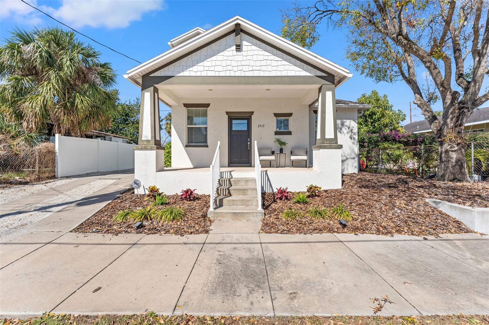 Listing photo id 4 for 2513 Cherry Street