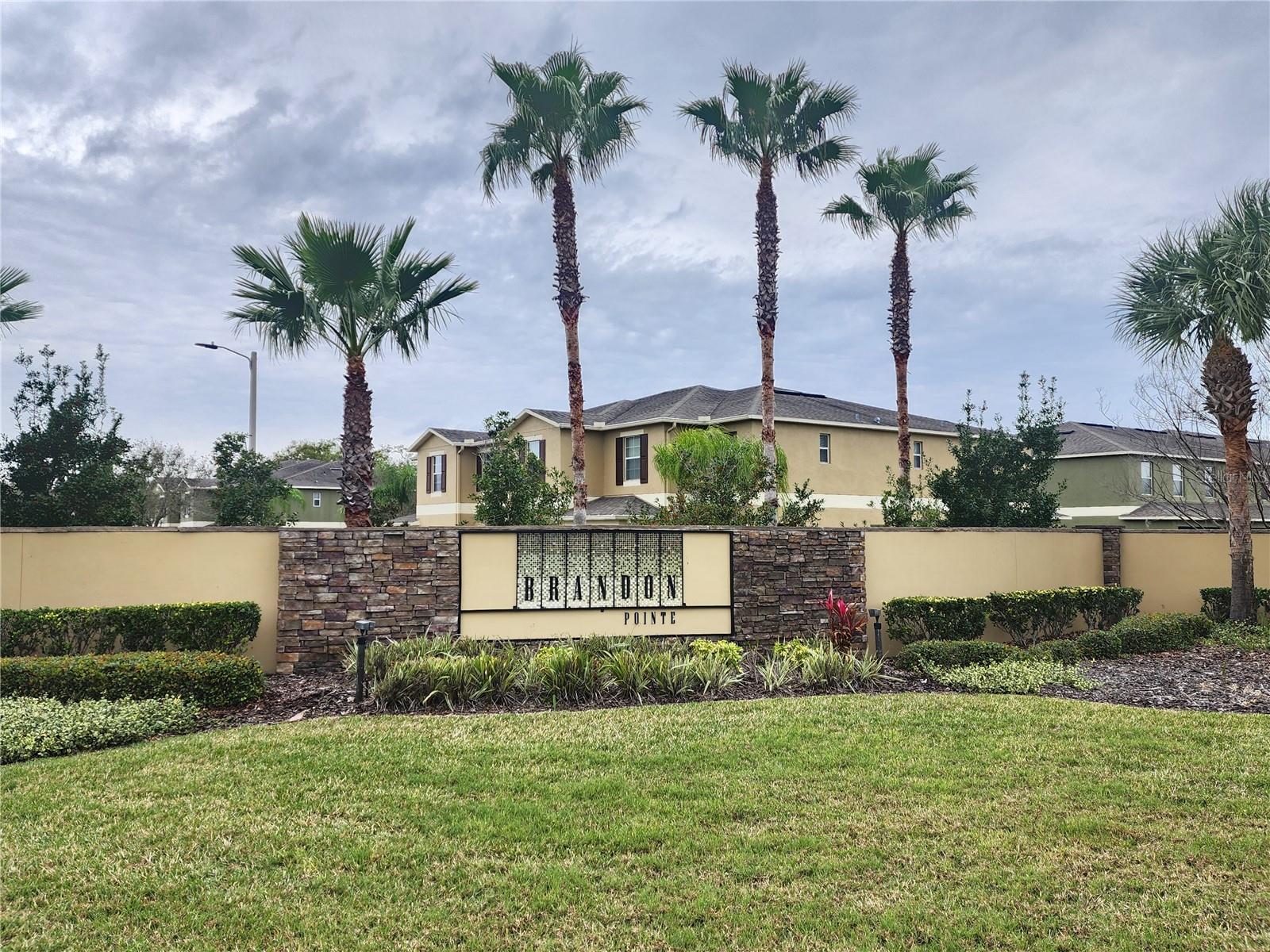 Listing photo id 27 for 2807 Lantern Hill Avenue