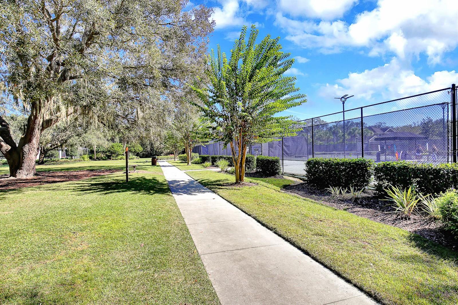 Listing photo id 31 for 15708 Oakleaf Run Drive