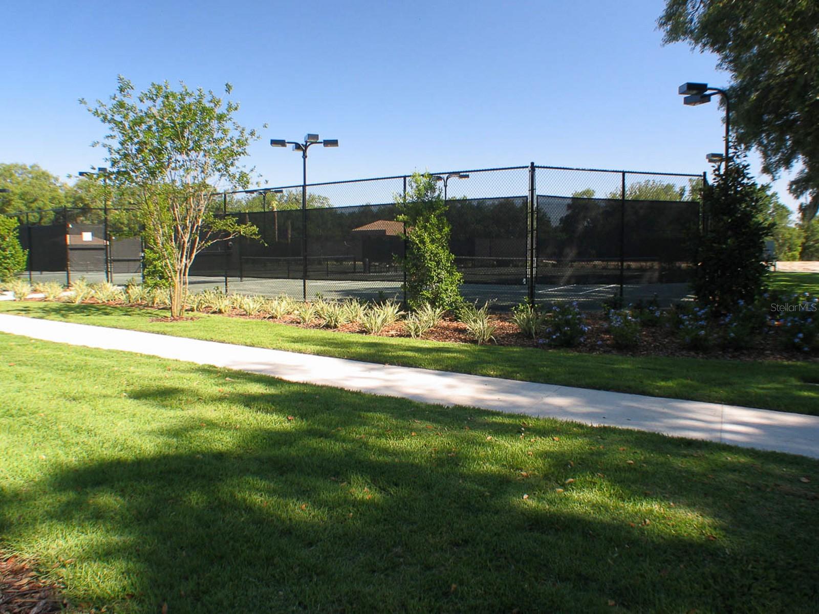 Listing photo id 32 for 15708 Oakleaf Run Drive