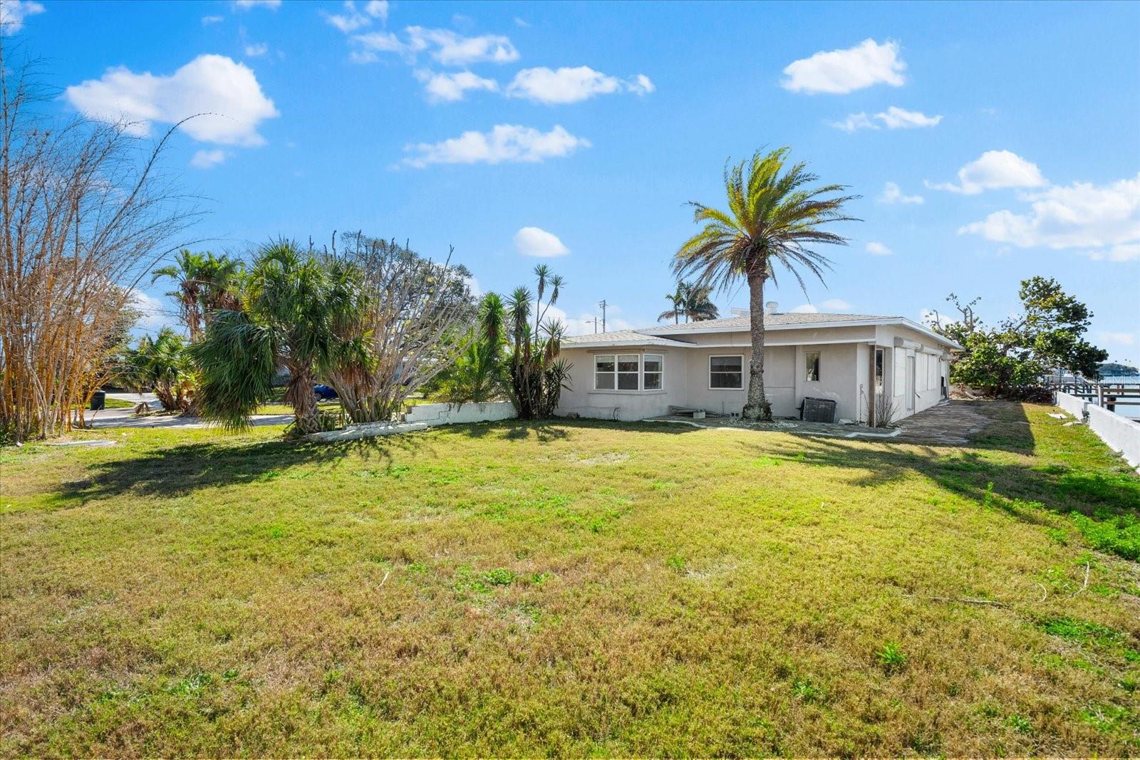 Listing photo id 23 for 2210 Harbor View Drive