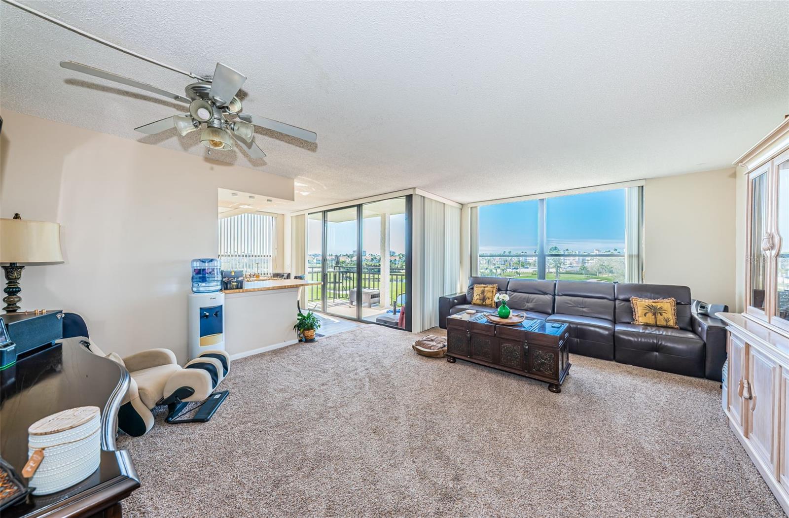 Image 2 of 43 For 6210 Sun Boulevard 408