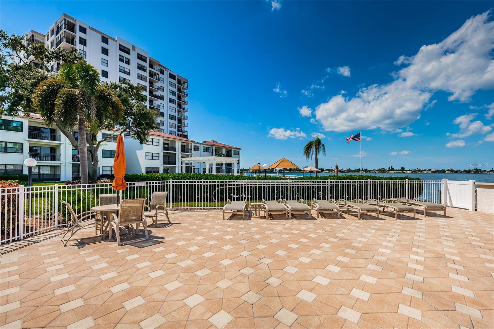 Image 35 of 43 For 6210 Sun Boulevard 408