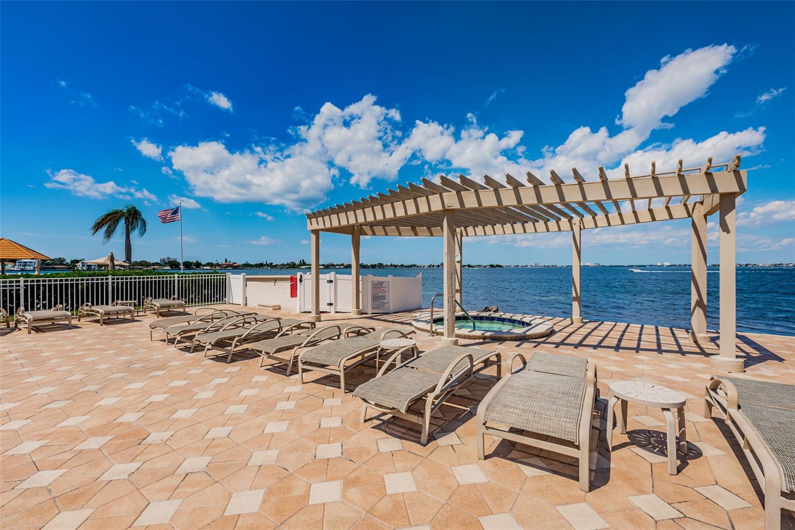 Image 36 of 43 For 6210 Sun Boulevard 408