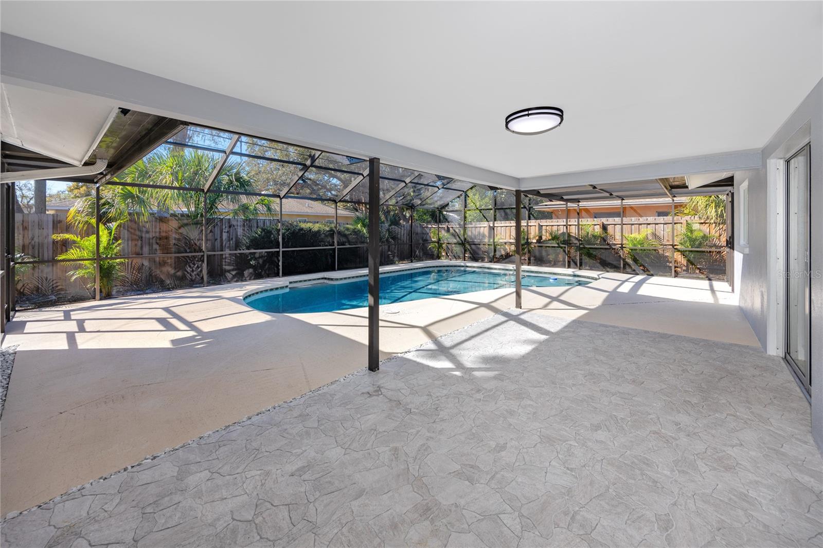 Image 33 of 38 For 1100 Webb Dr