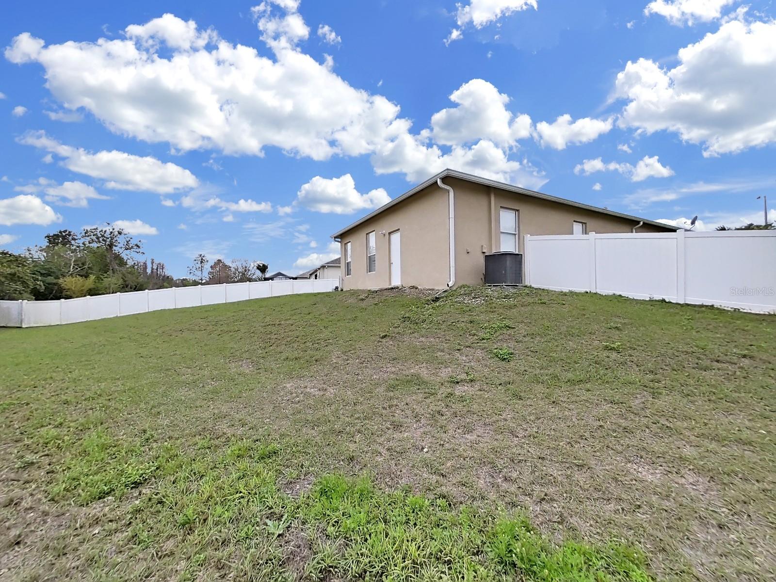 Listing photo id 53 for 4644 Braesgate Court