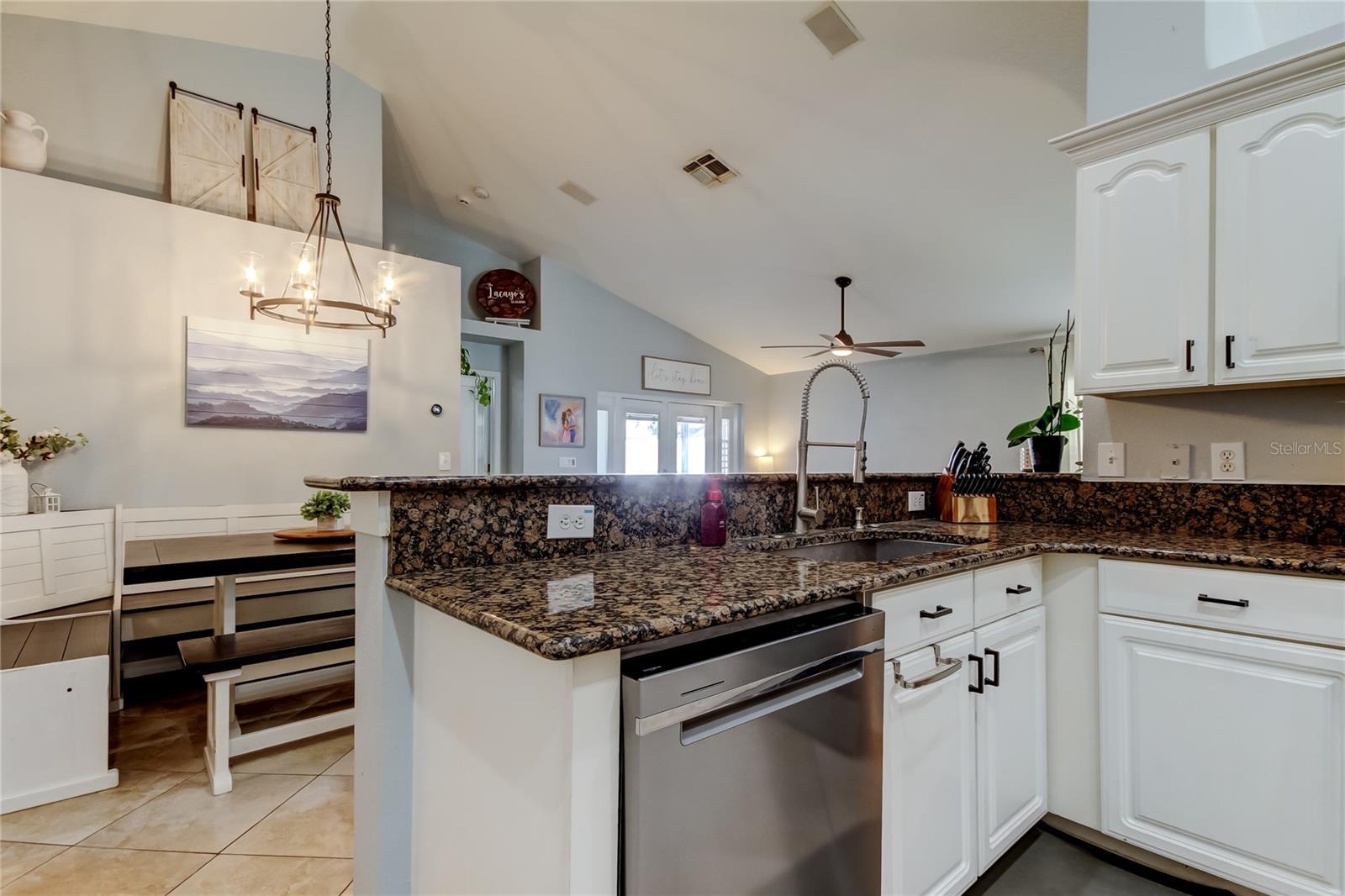 Listing photo id 15 for 11207 Cypress Reserve Drive