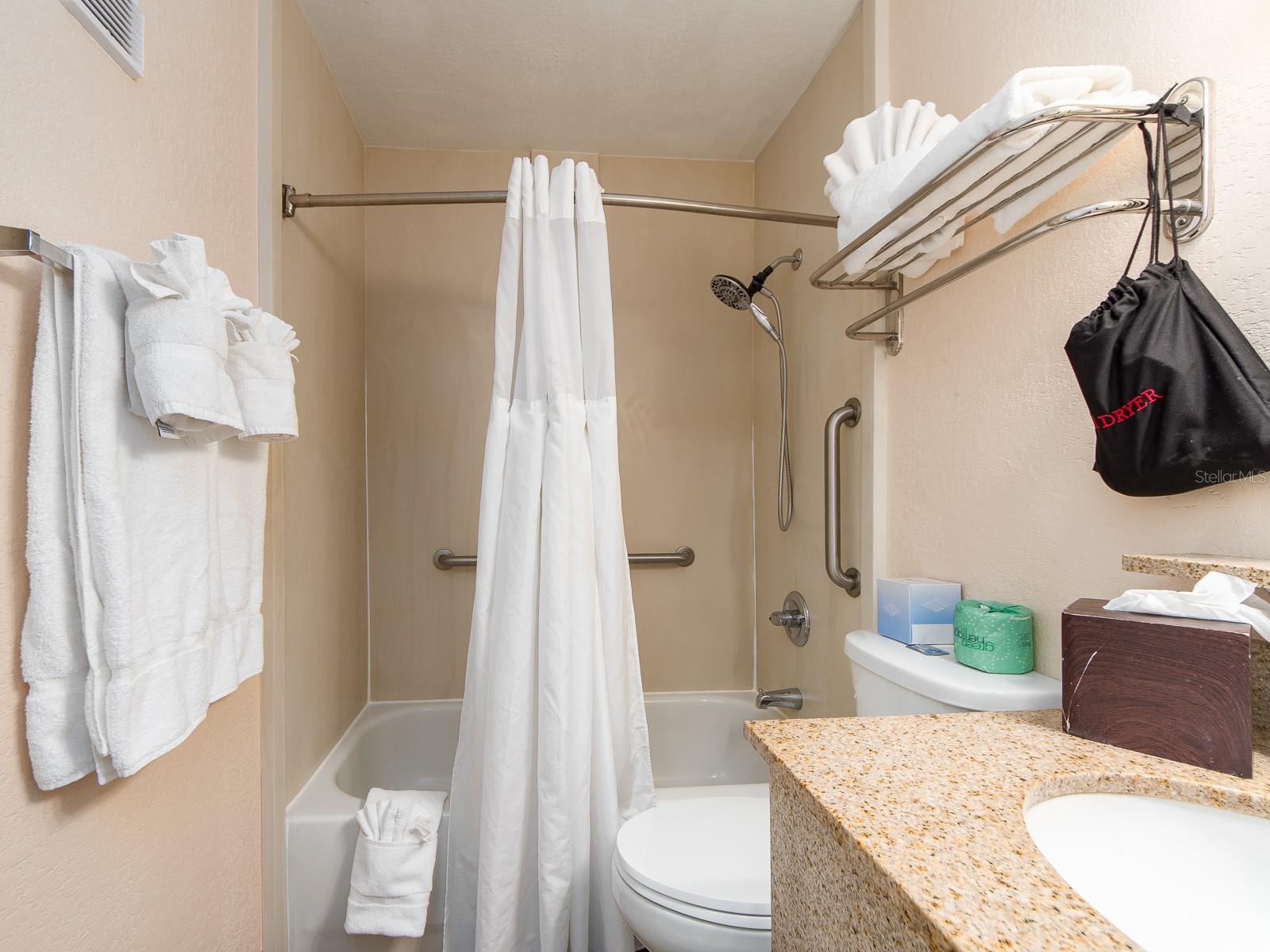 Image 14 of 45 For 2506 Rocky Point Drive 358