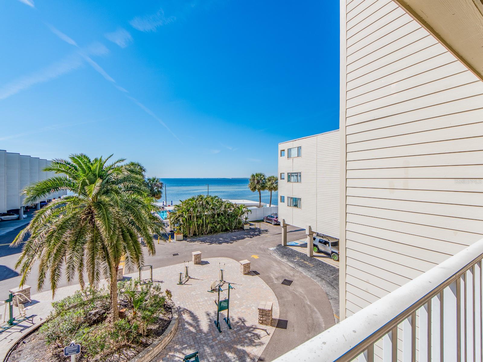 Image 21 of 45 For 2506 Rocky Point Drive 358