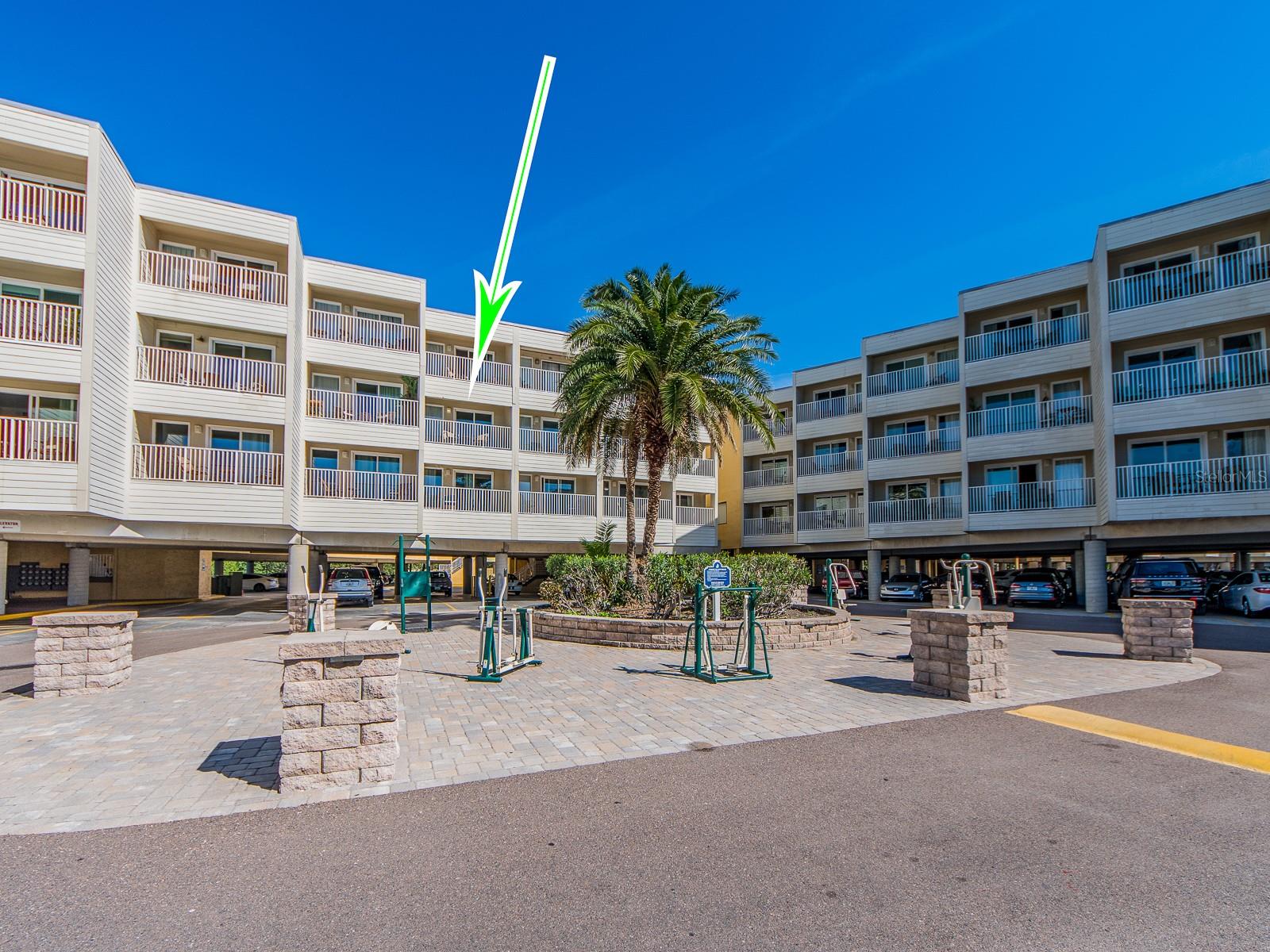 Image 26 of 45 For 2506 Rocky Point Drive 358