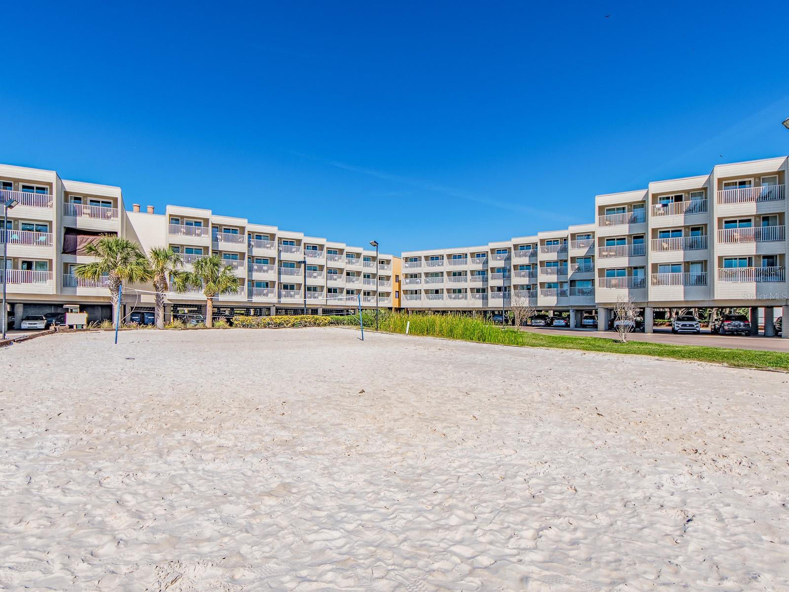 Image 27 of 45 For 2506 Rocky Point Drive 358