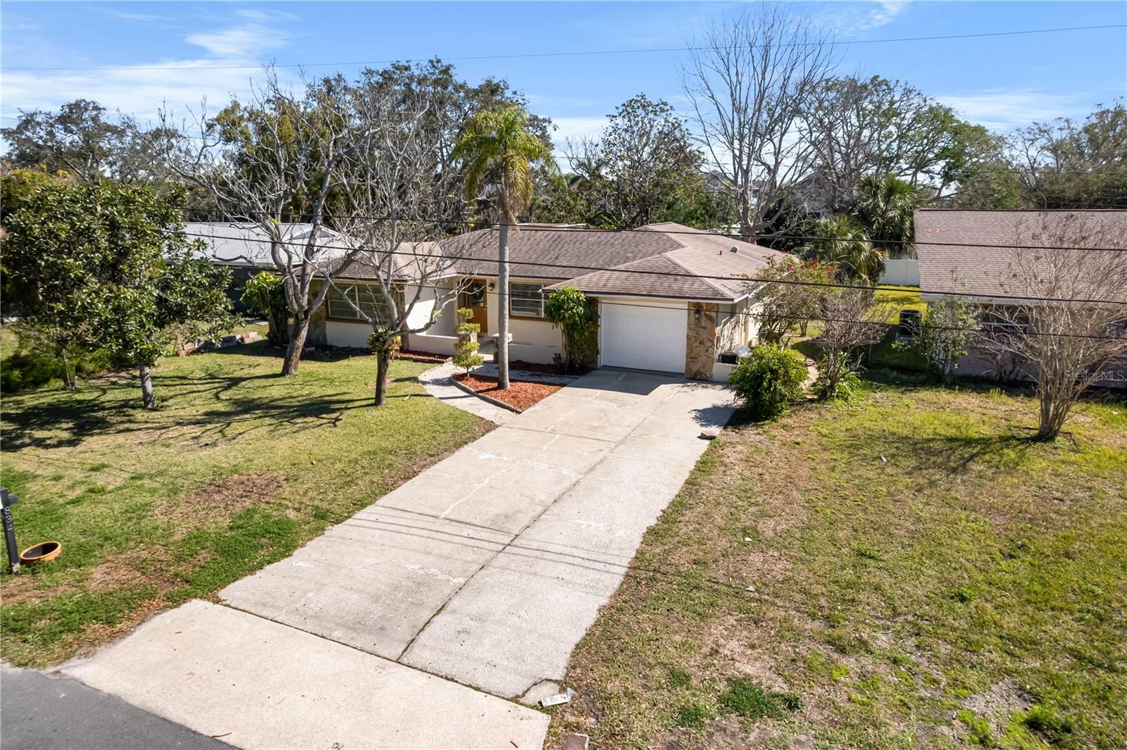 Listing photo id 26 for 834 Riverside Drive