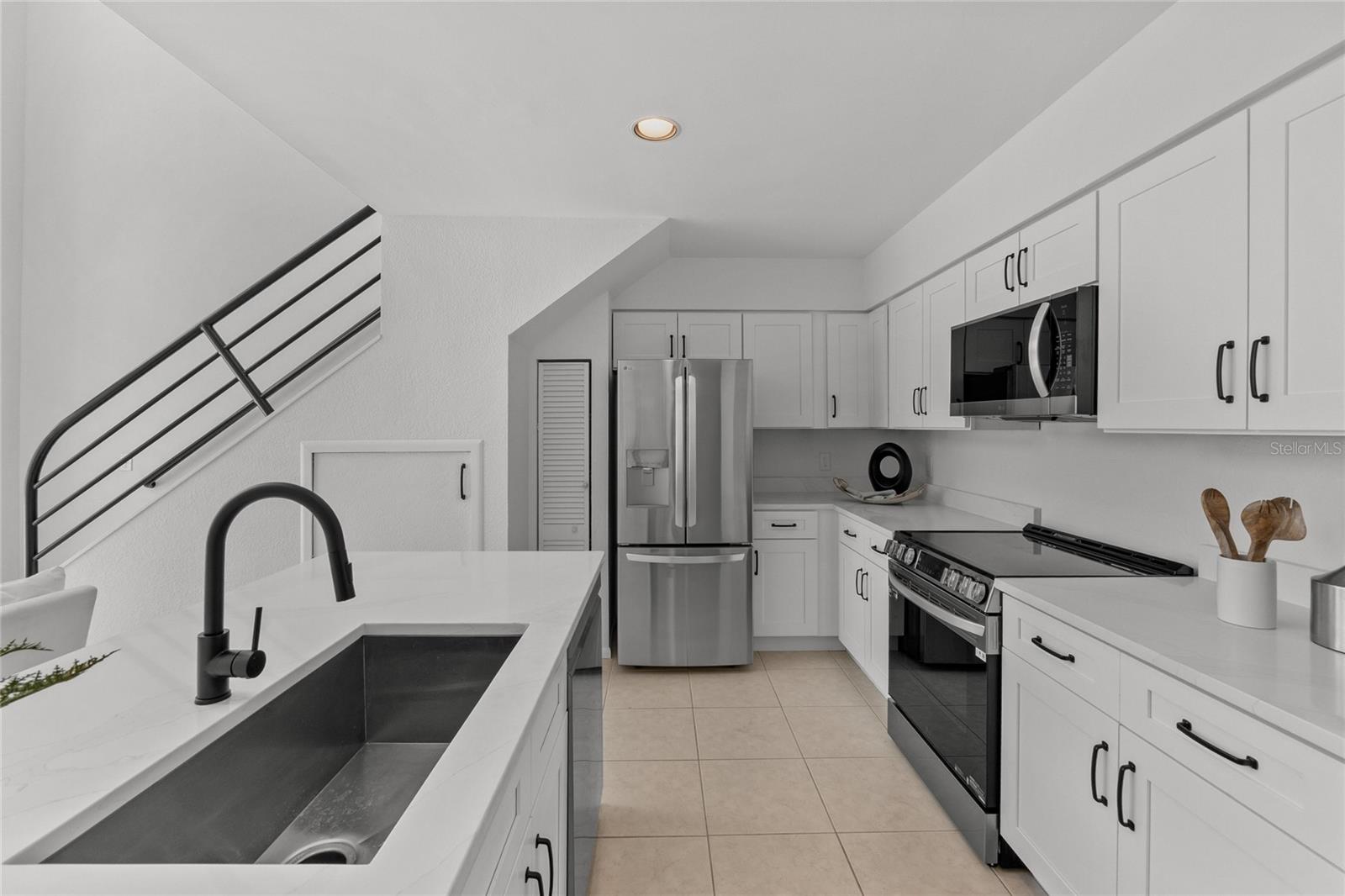 Image 12 of 53 For 3101 El Prado Boulevard B