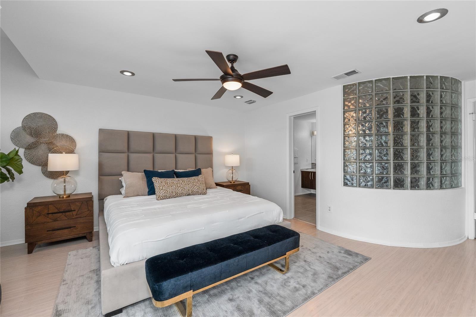 Image 30 of 53 For 3101 El Prado Boulevard B