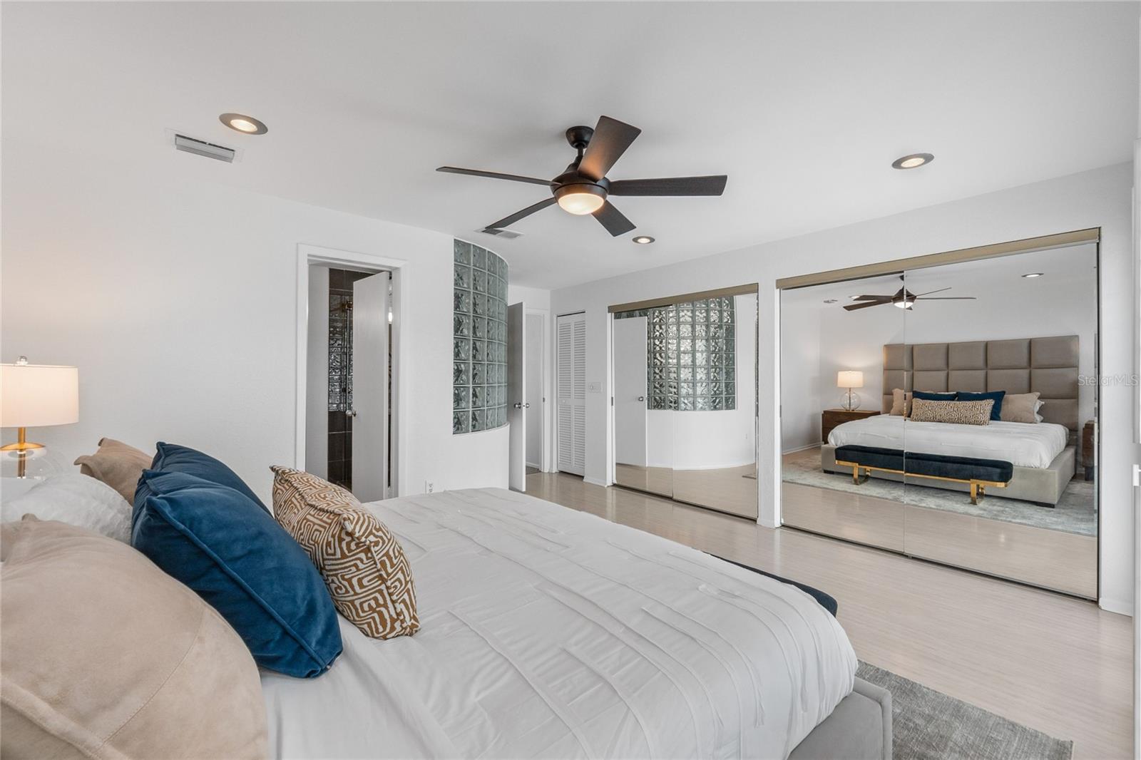 Image 32 of 53 For 3101 El Prado Boulevard B