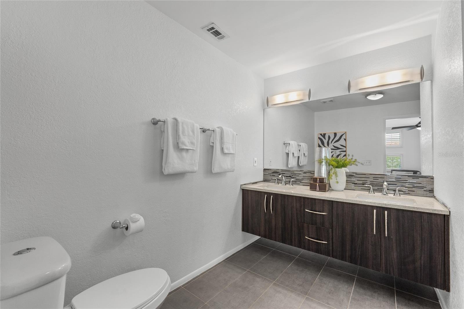 Image 37 of 53 For 3101 El Prado Boulevard B