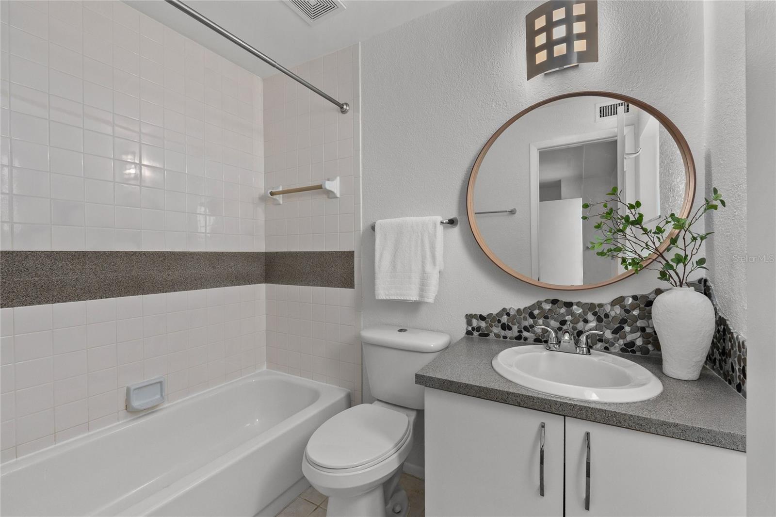 Image 43 of 53 For 3101 El Prado Boulevard B