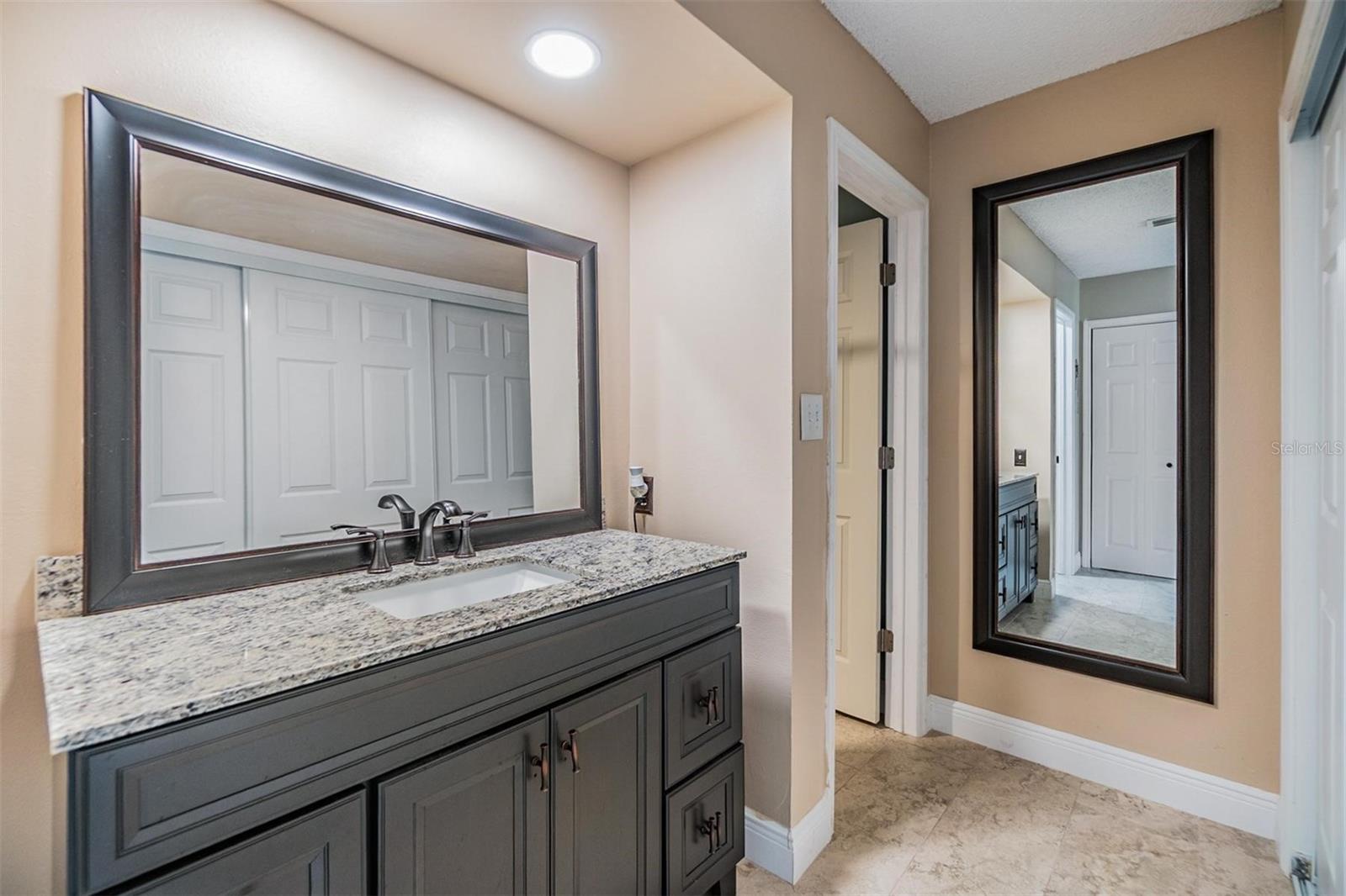 Image 15 of 37 For 2511 Dolly Bay Drive 304