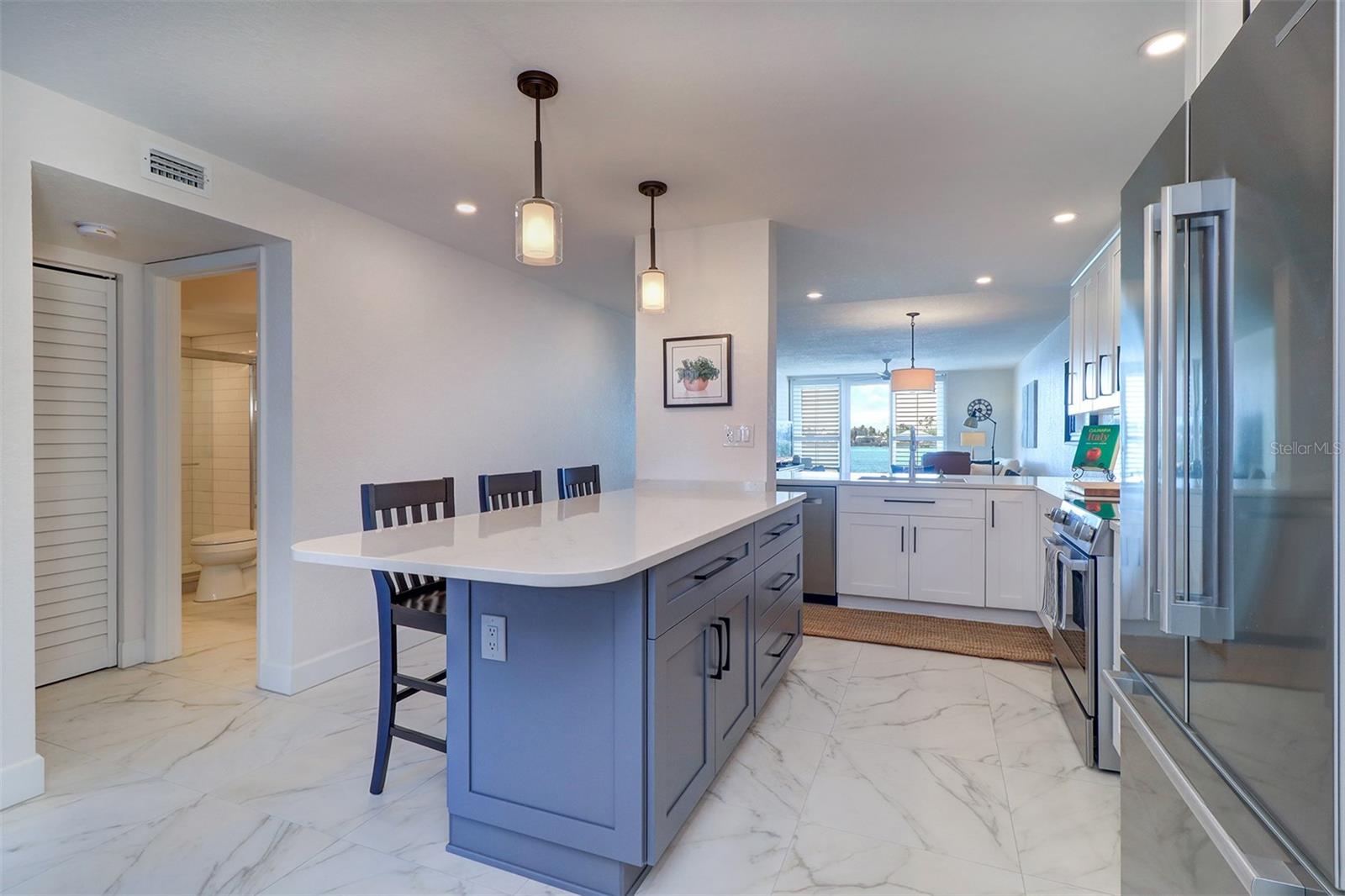 Listing photo id 3 for 6083 Bahia Del Mar Circle 159