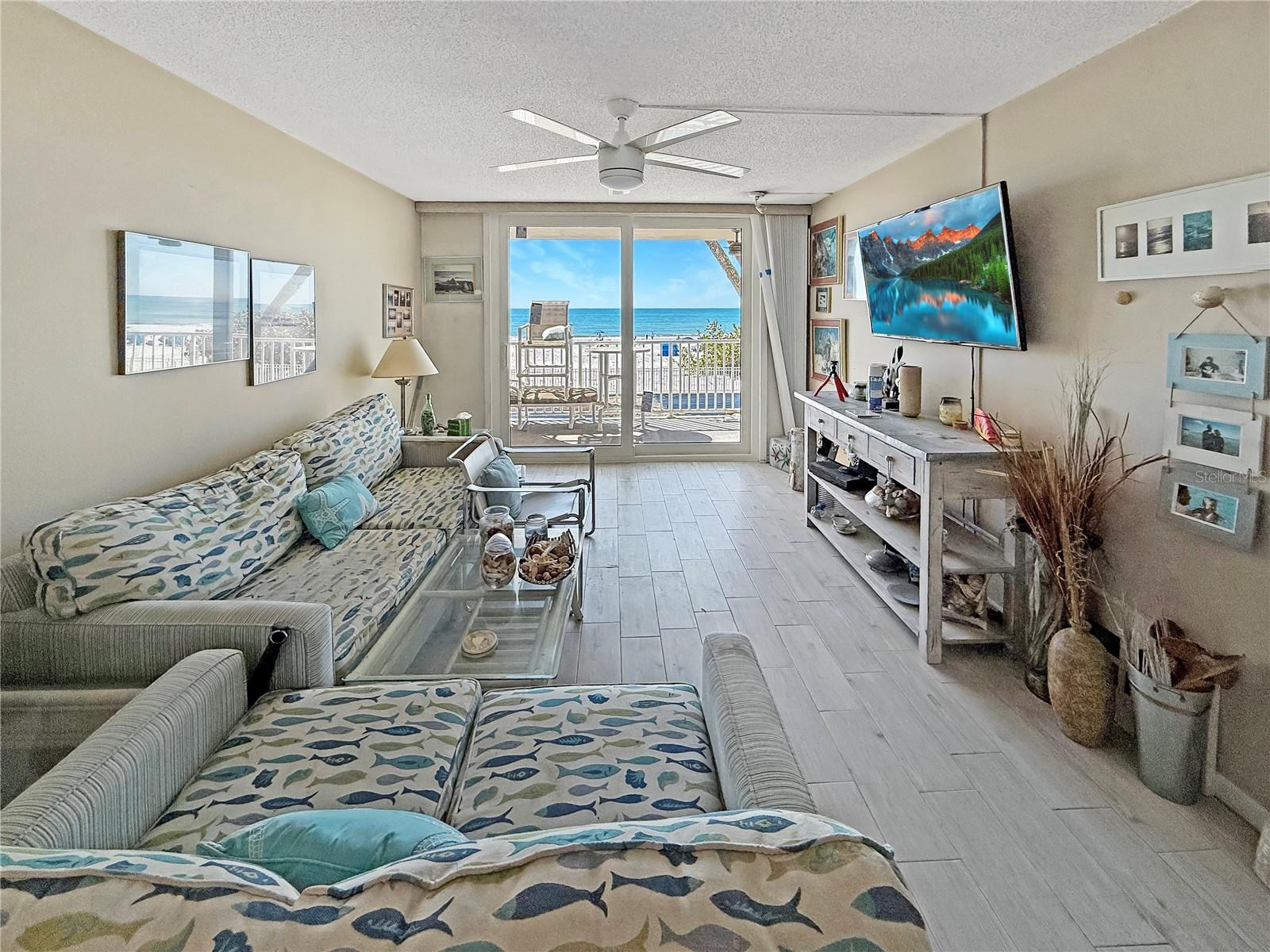 Listing photo id 5 for 20000 Gulf Boulevard 205