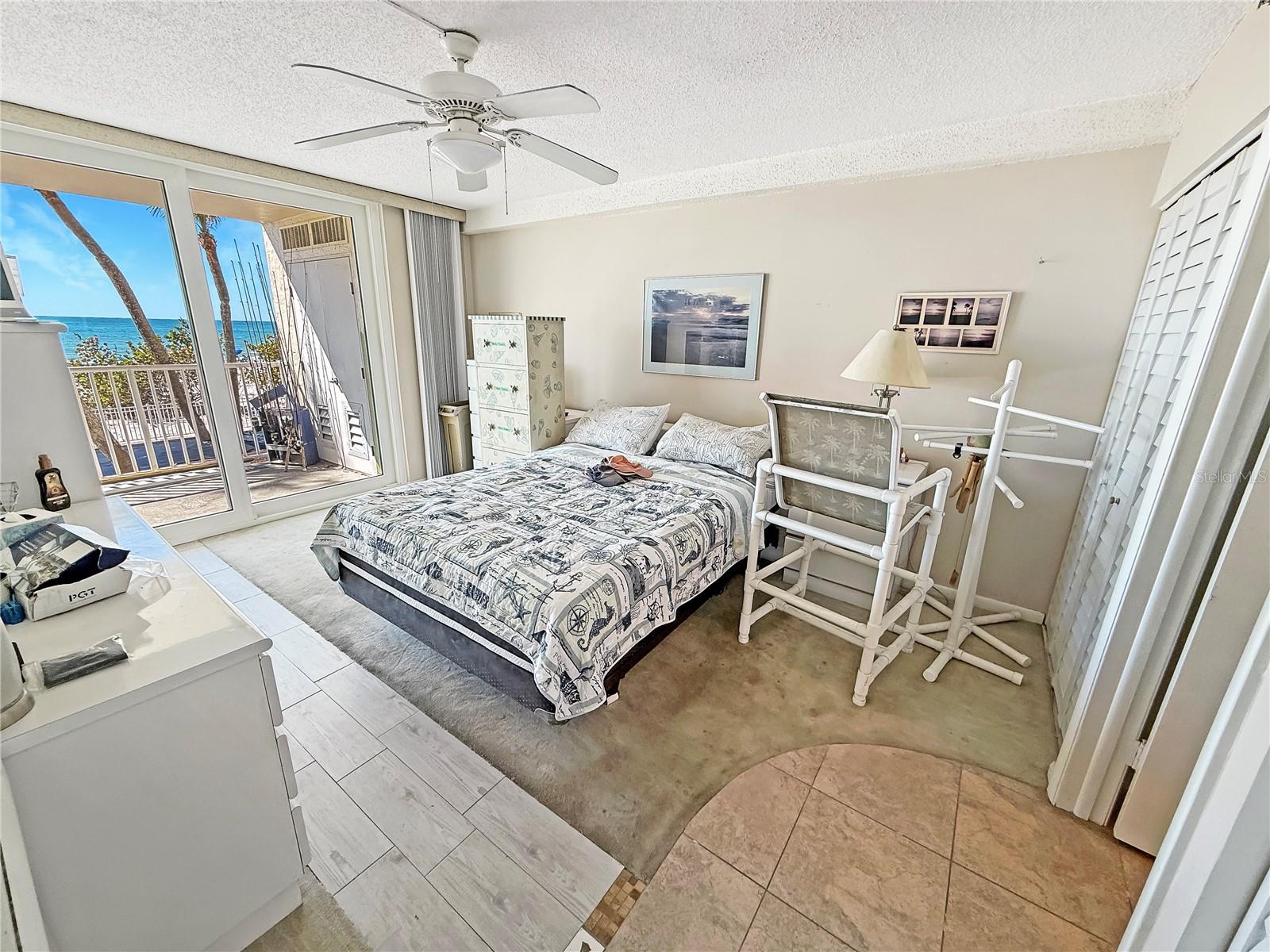 Listing photo id 6 for 20000 Gulf Boulevard 205