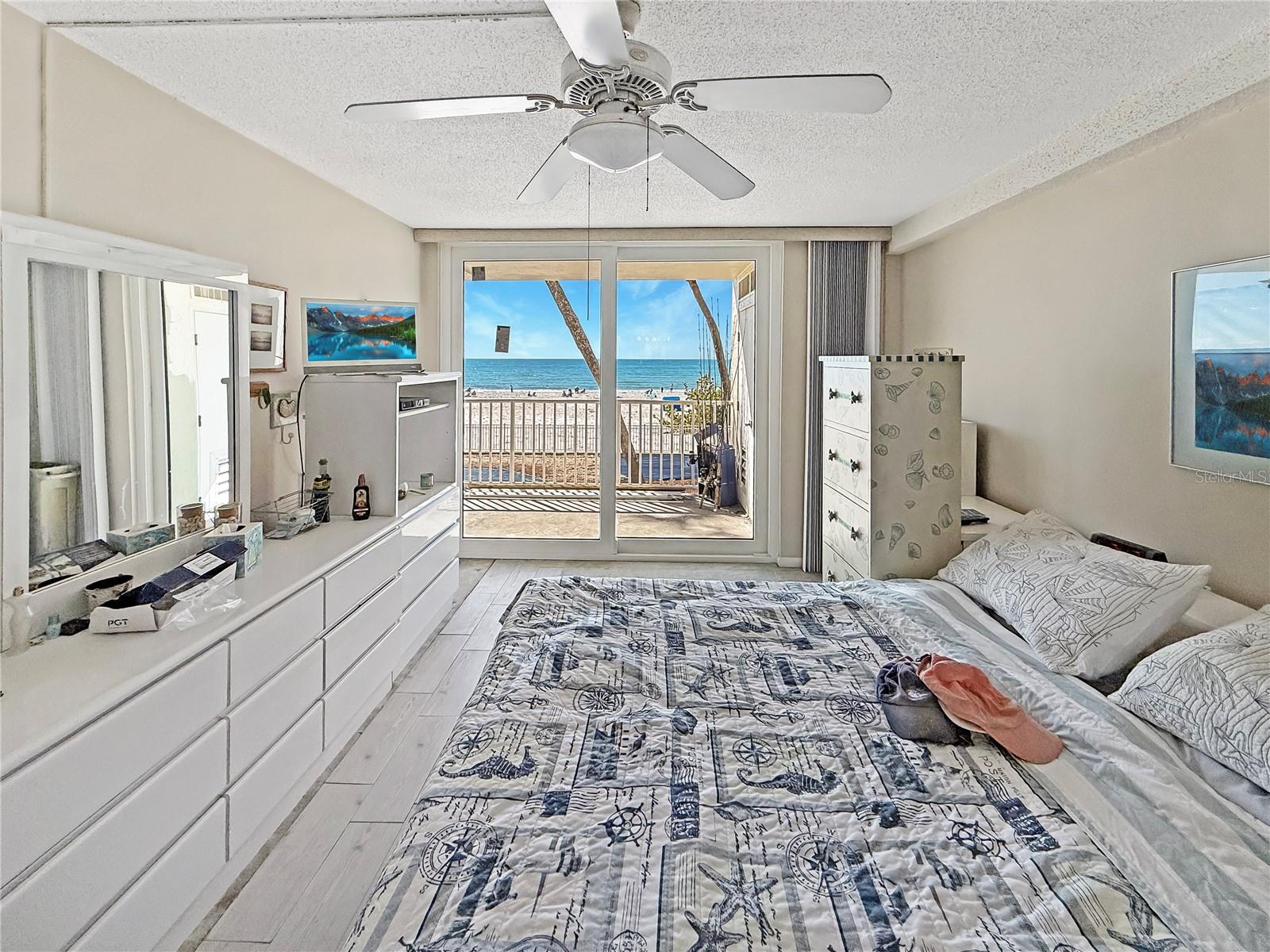 Listing photo id 7 for 20000 Gulf Boulevard 205