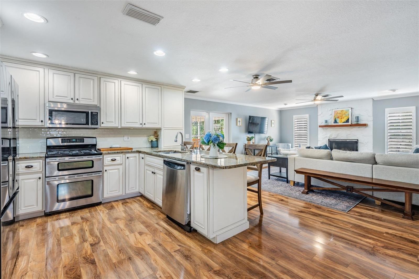 Image 10 of 39 For 6041 16th Lane Ne