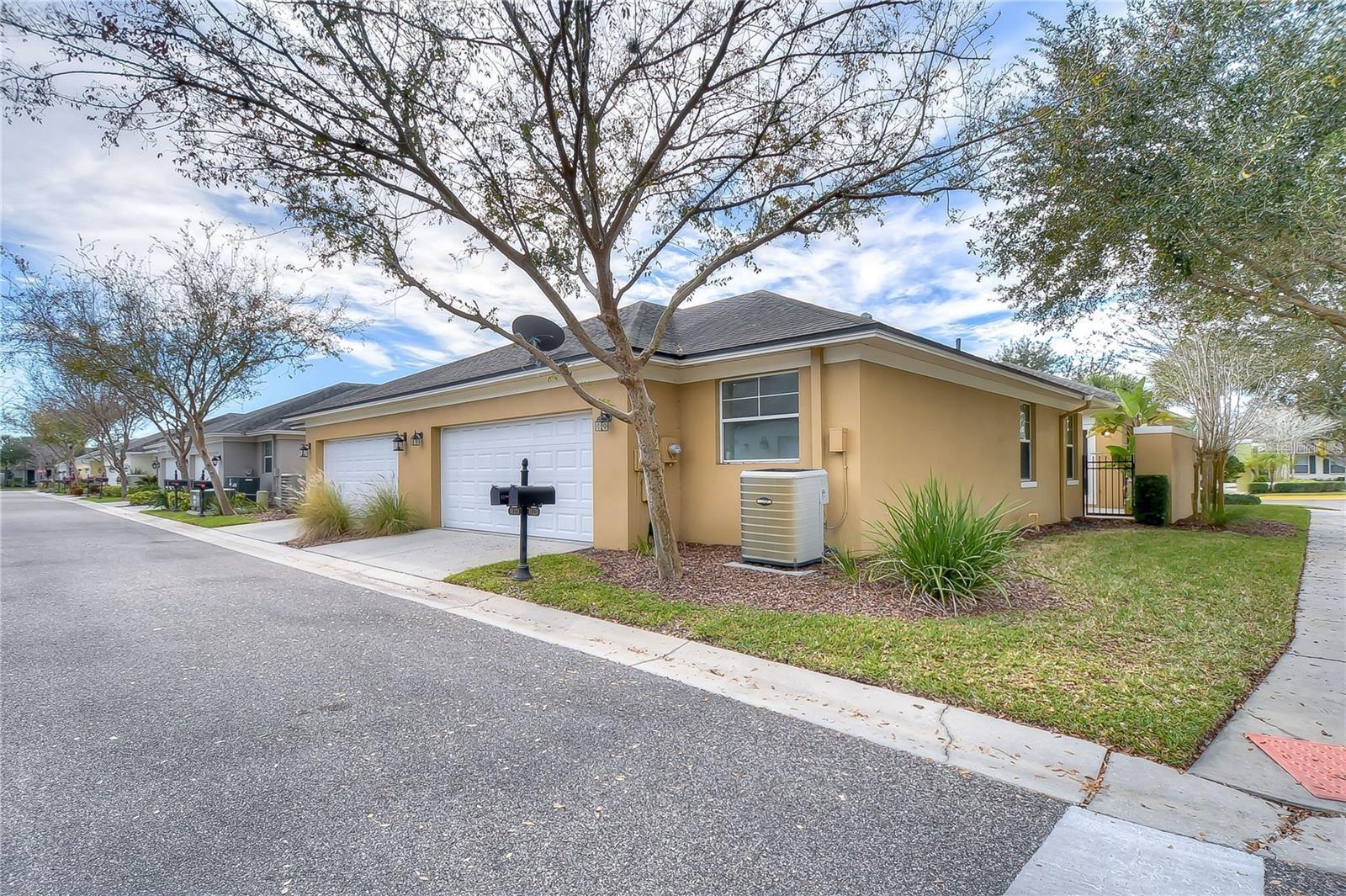 Listing photo id 2 for 11329 Ravinia Park Boulevard