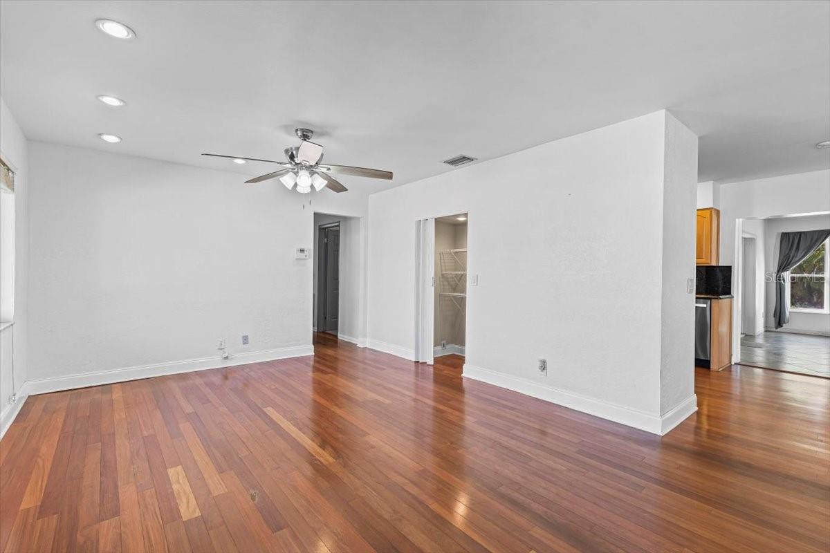 Image 7 of 30 For 6337 Lansdale Circle