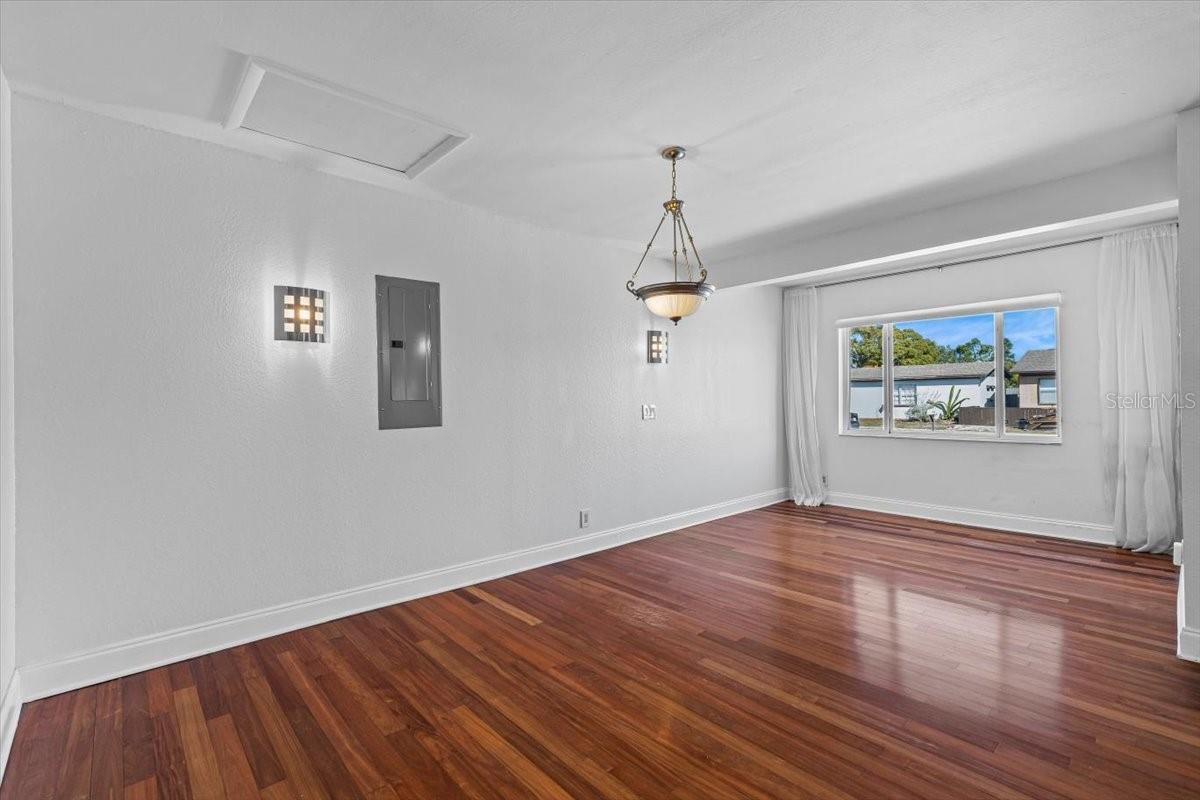 Image 8 of 30 For 6337 Lansdale Circle