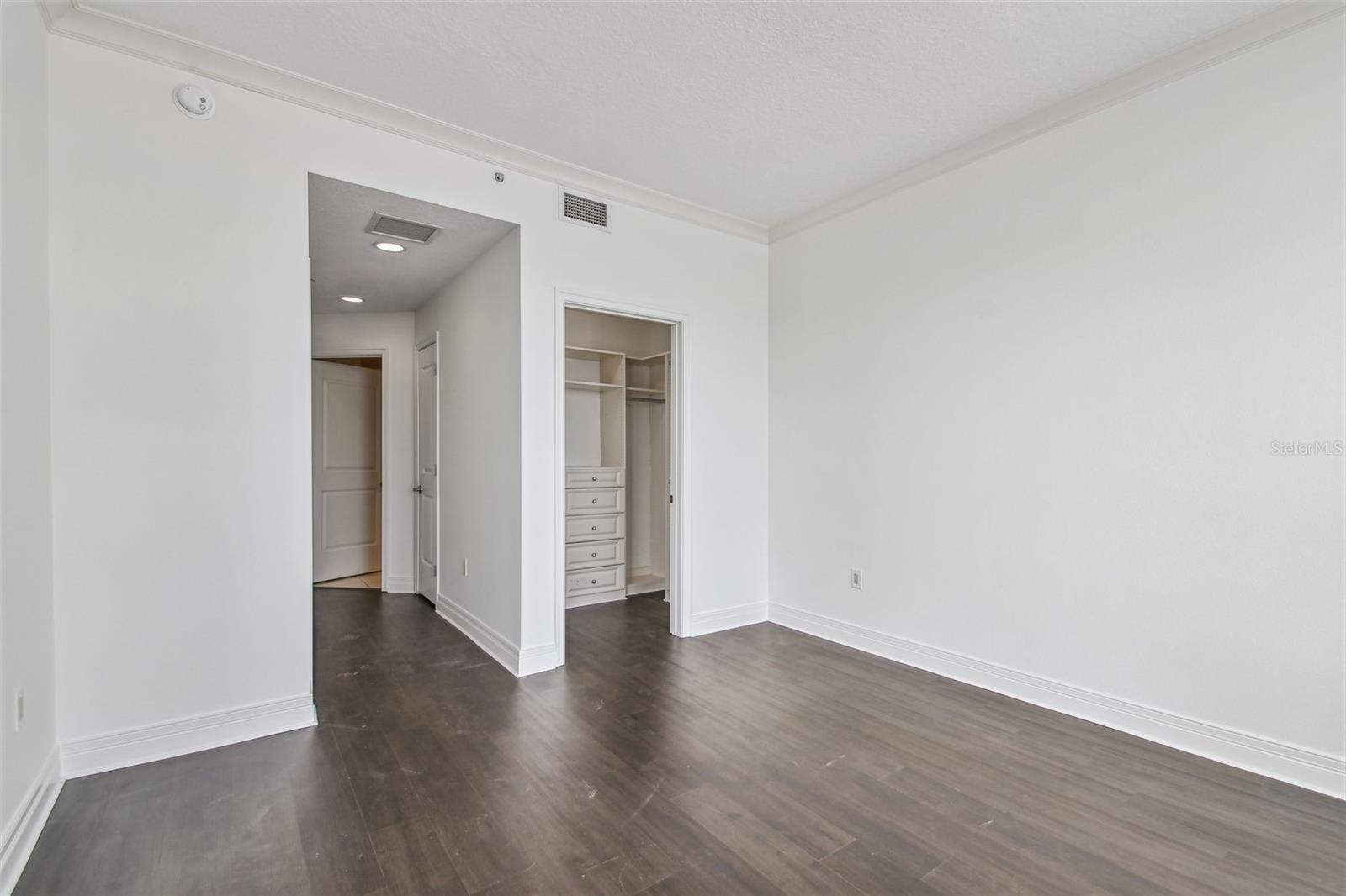 Image 31 of 49 For 1209 Cumberland Avenue 2406