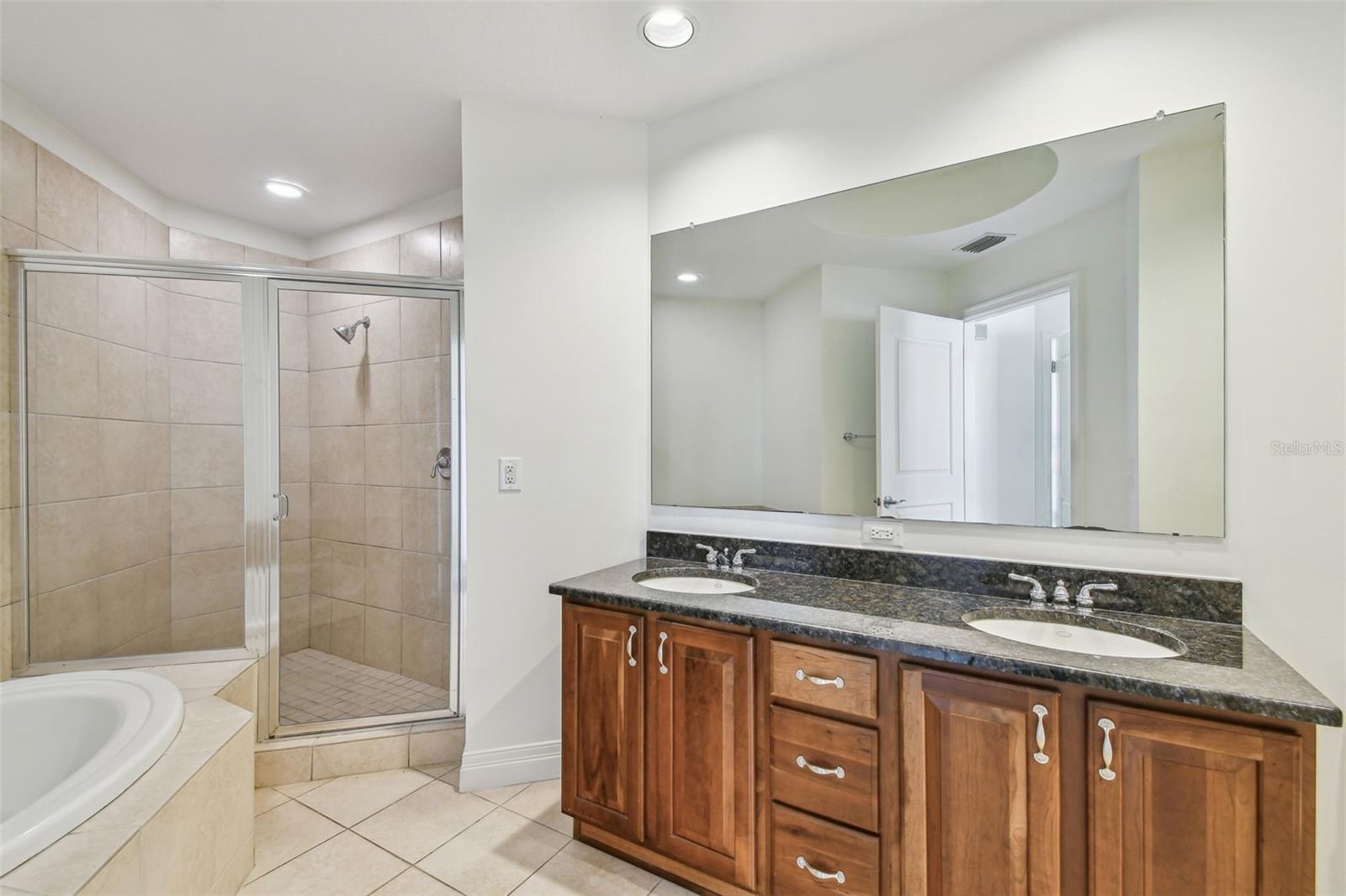 Image 33 of 49 For 1209 Cumberland Avenue 2406