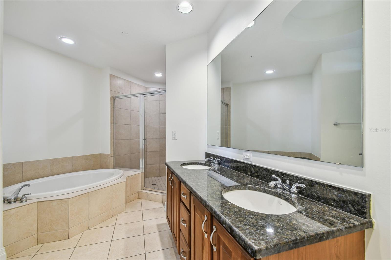 Image 34 of 49 For 1209 Cumberland Avenue 2406