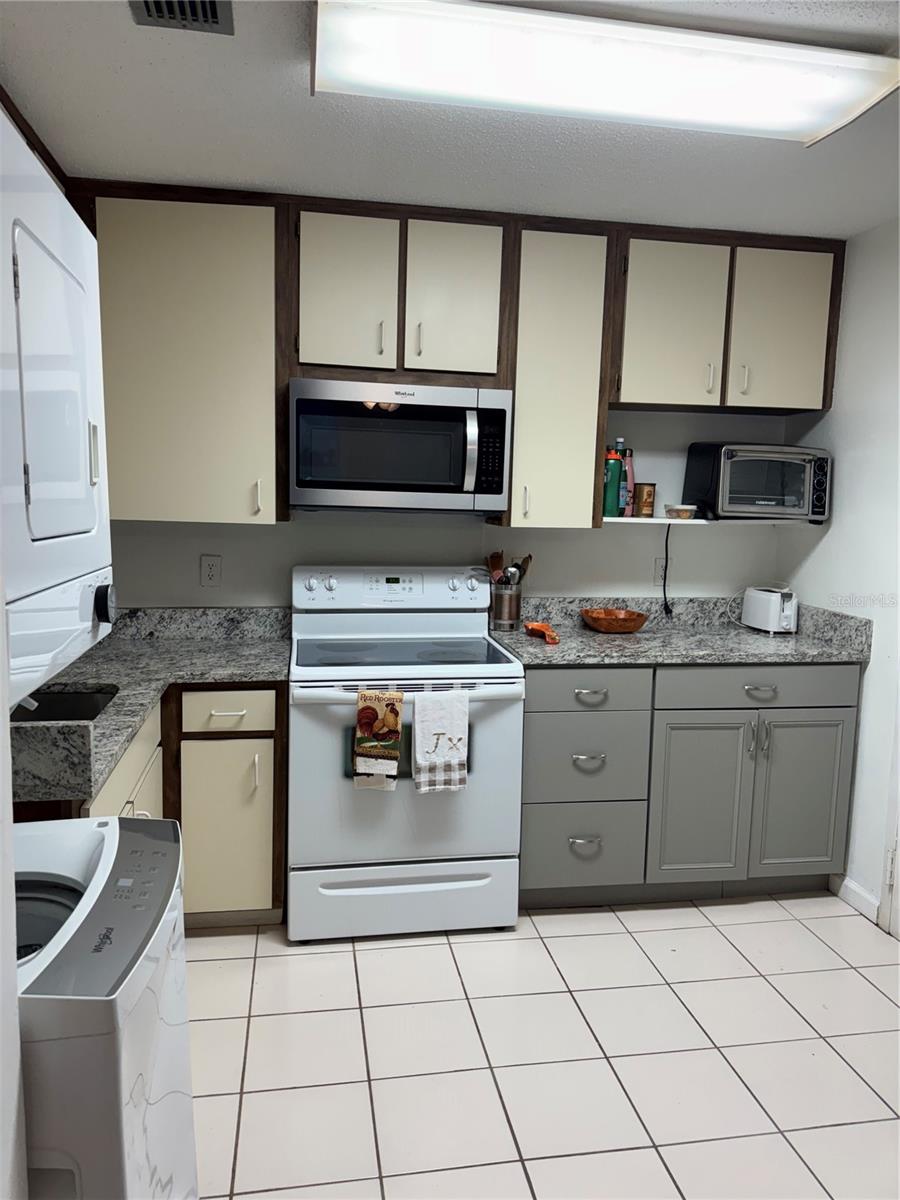 Image 41 of 54 For 2700 Bayshore Boulevard 2308