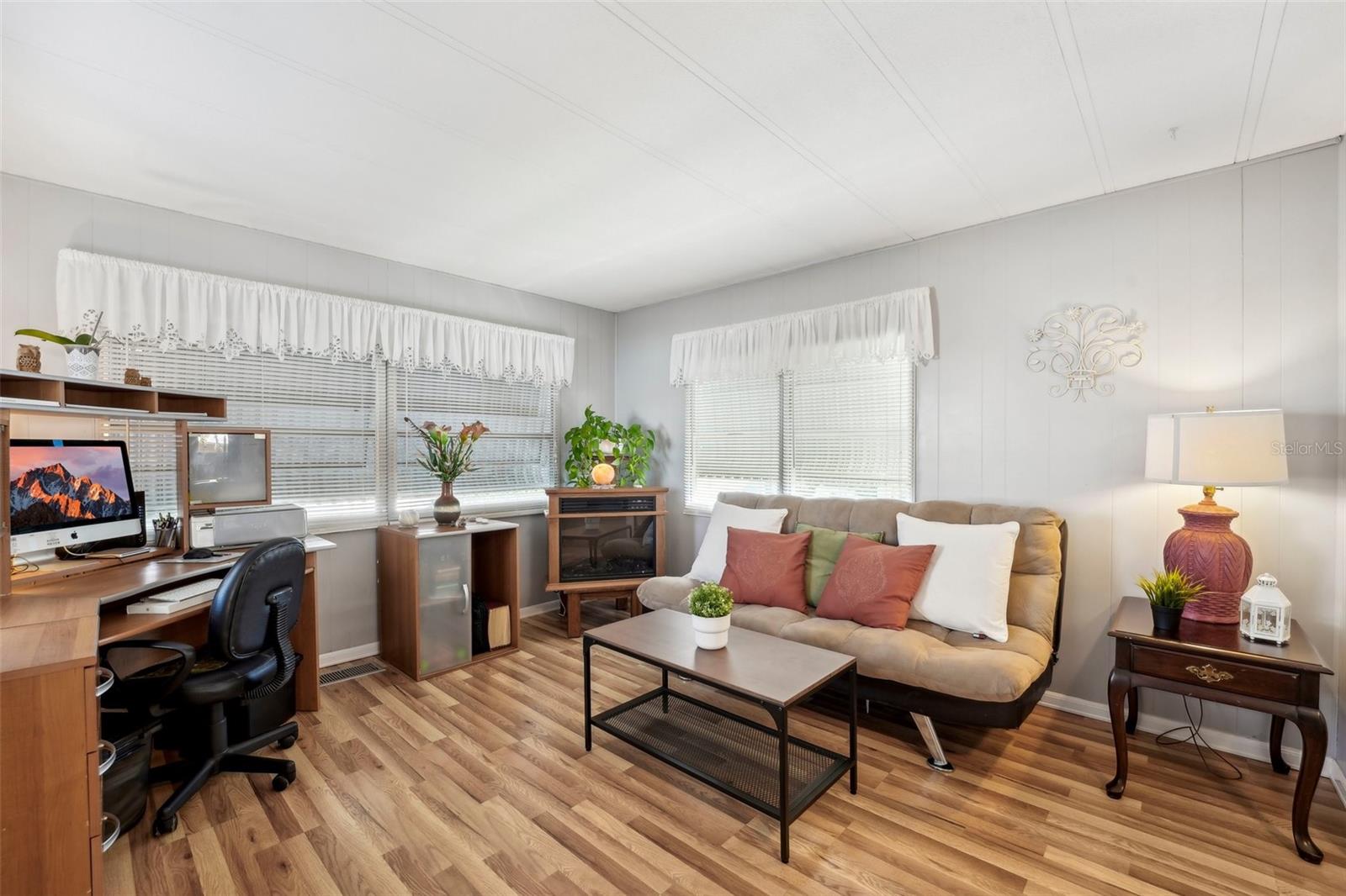 Listing photo id 1 for 1600 Old Coachman Road 709