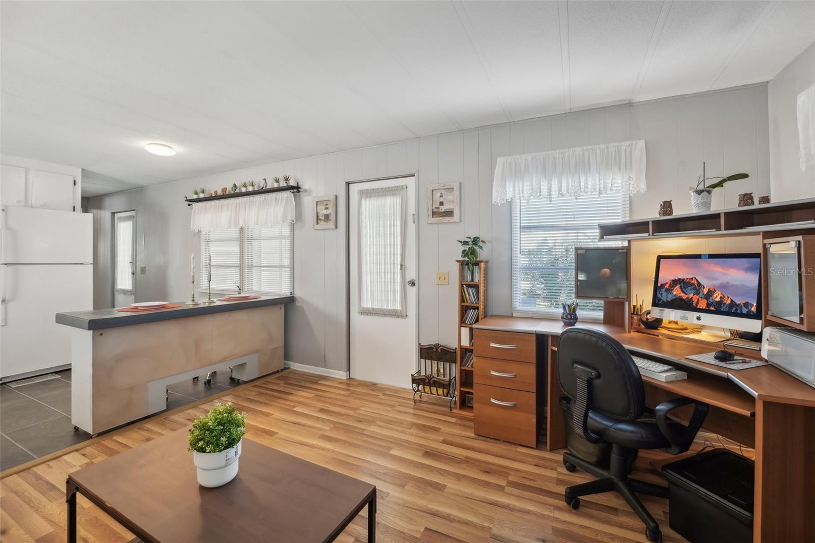 Listing photo id 3 for 1600 Old Coachman Road 709