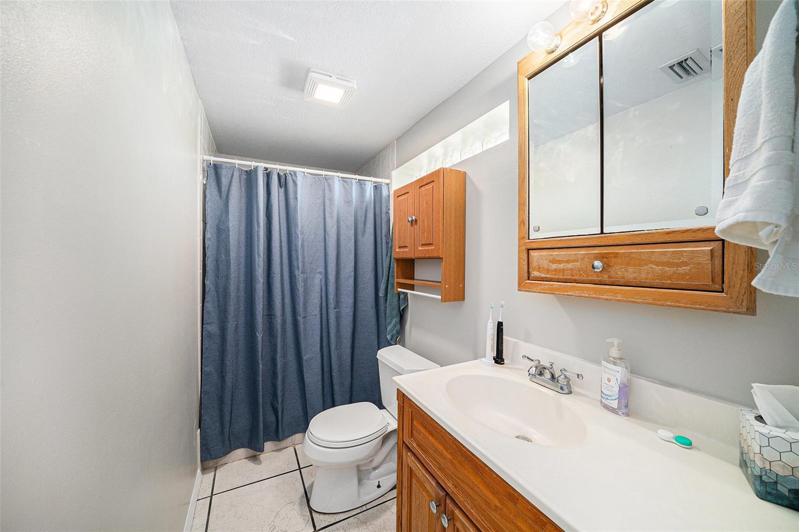 Listing photo id 15 for 8415 Westridge Drive